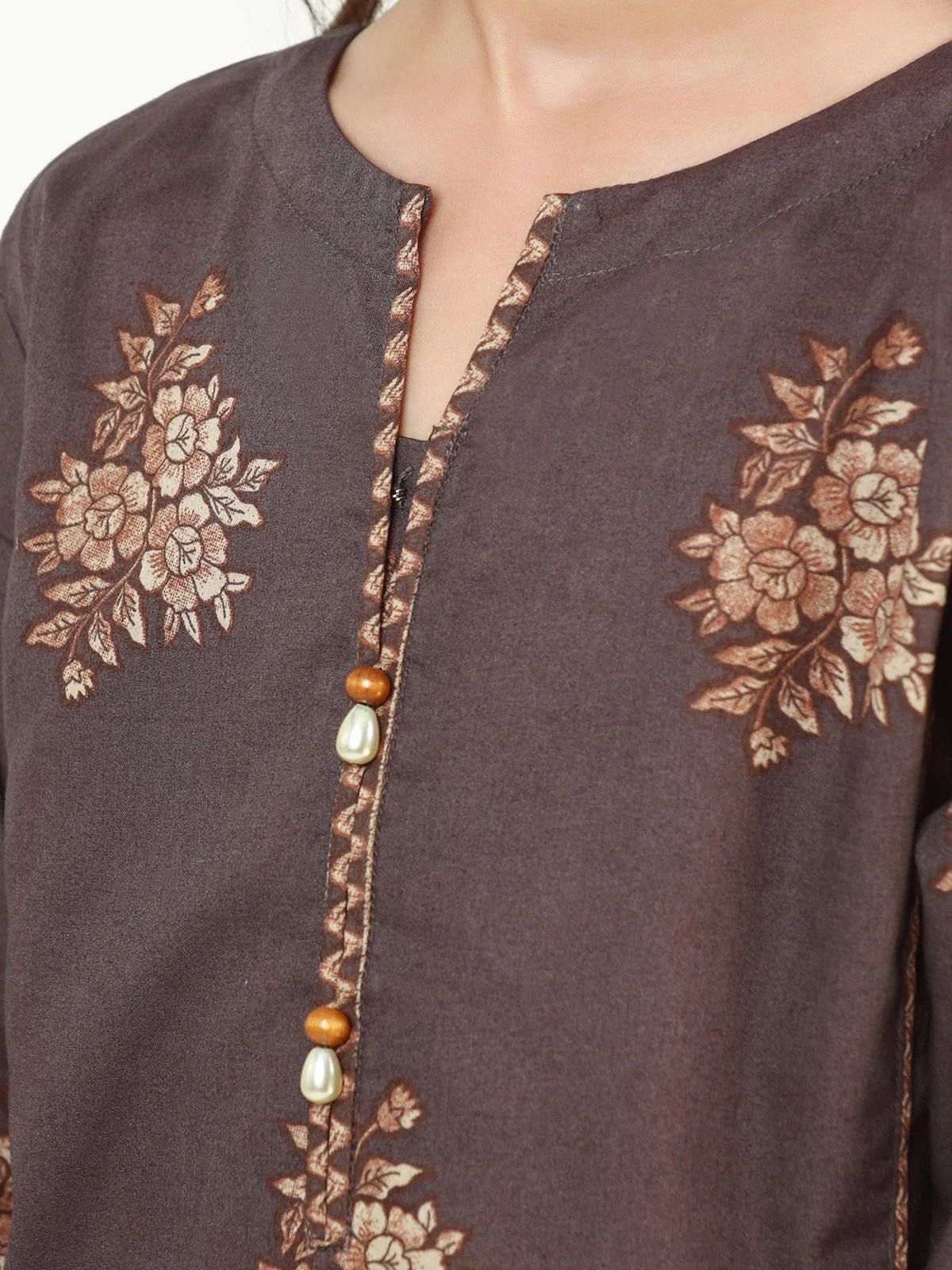 Printed Lawn Shirt Trouser - EGTKP22-70454 (2-Pcs) - Image 4