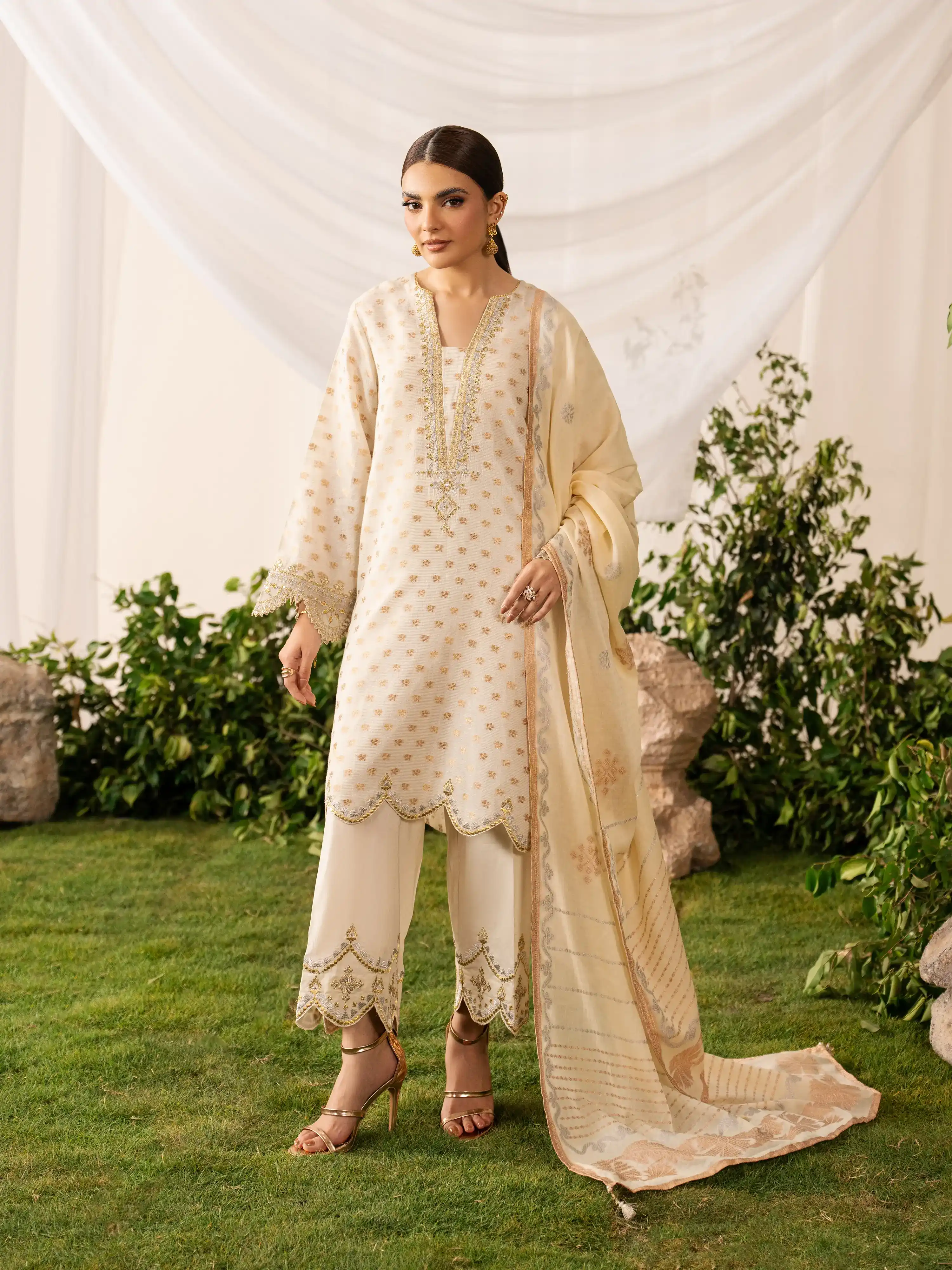 Embroidered Jacquard Suit - EWTKED6-86318-3P
