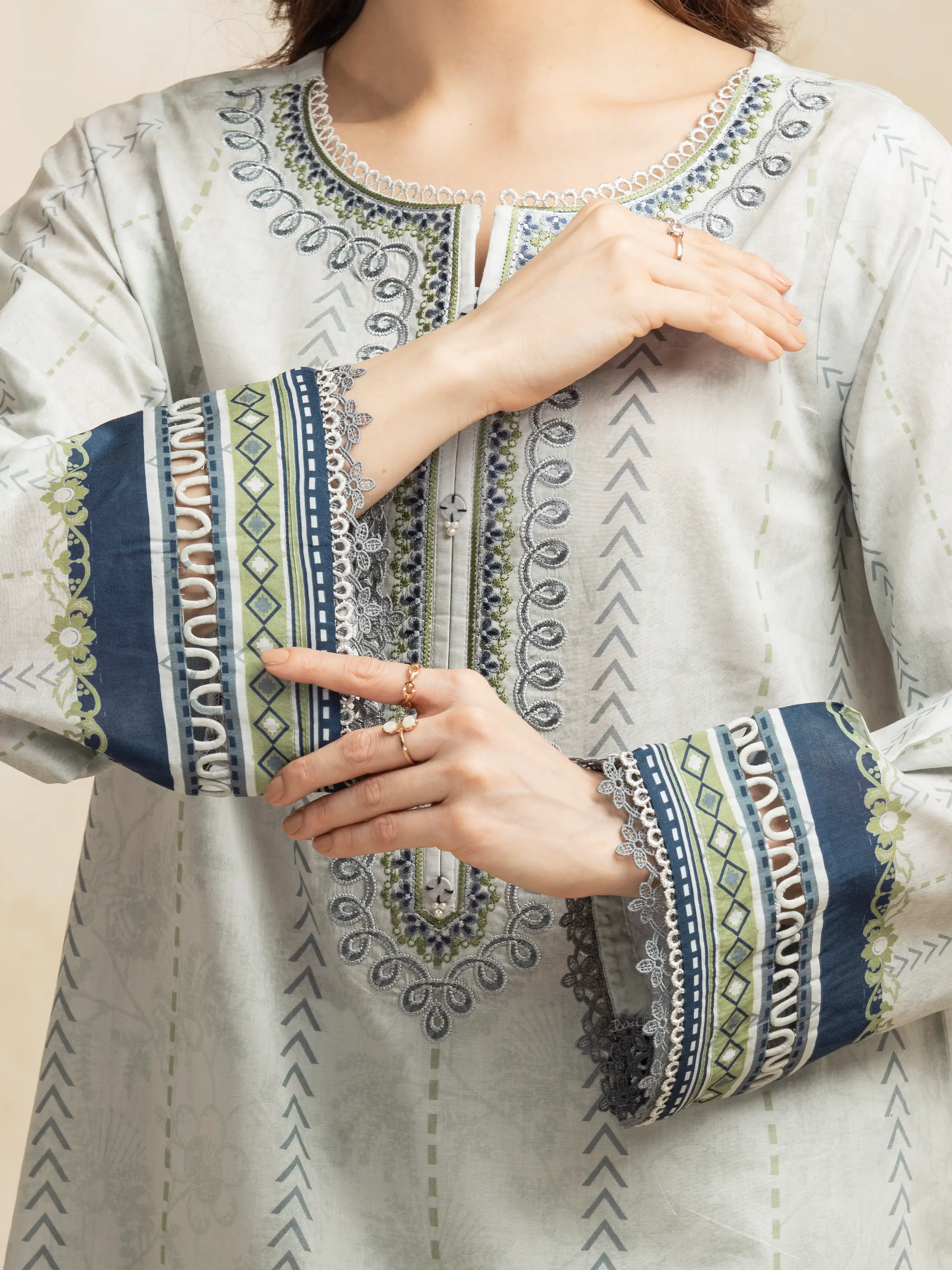 Embroidered Lawn  Shirt - EWU5V1-31320S - Image 4
