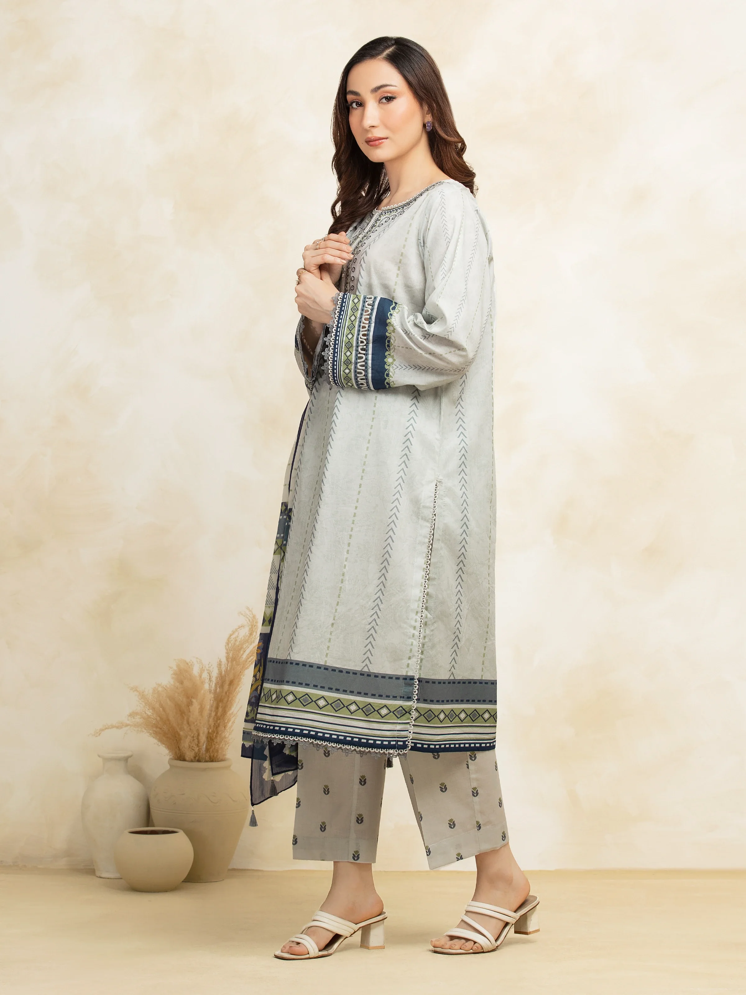 Embroidered Lawn  Shirt - EWU5V1-31320S - Image 5