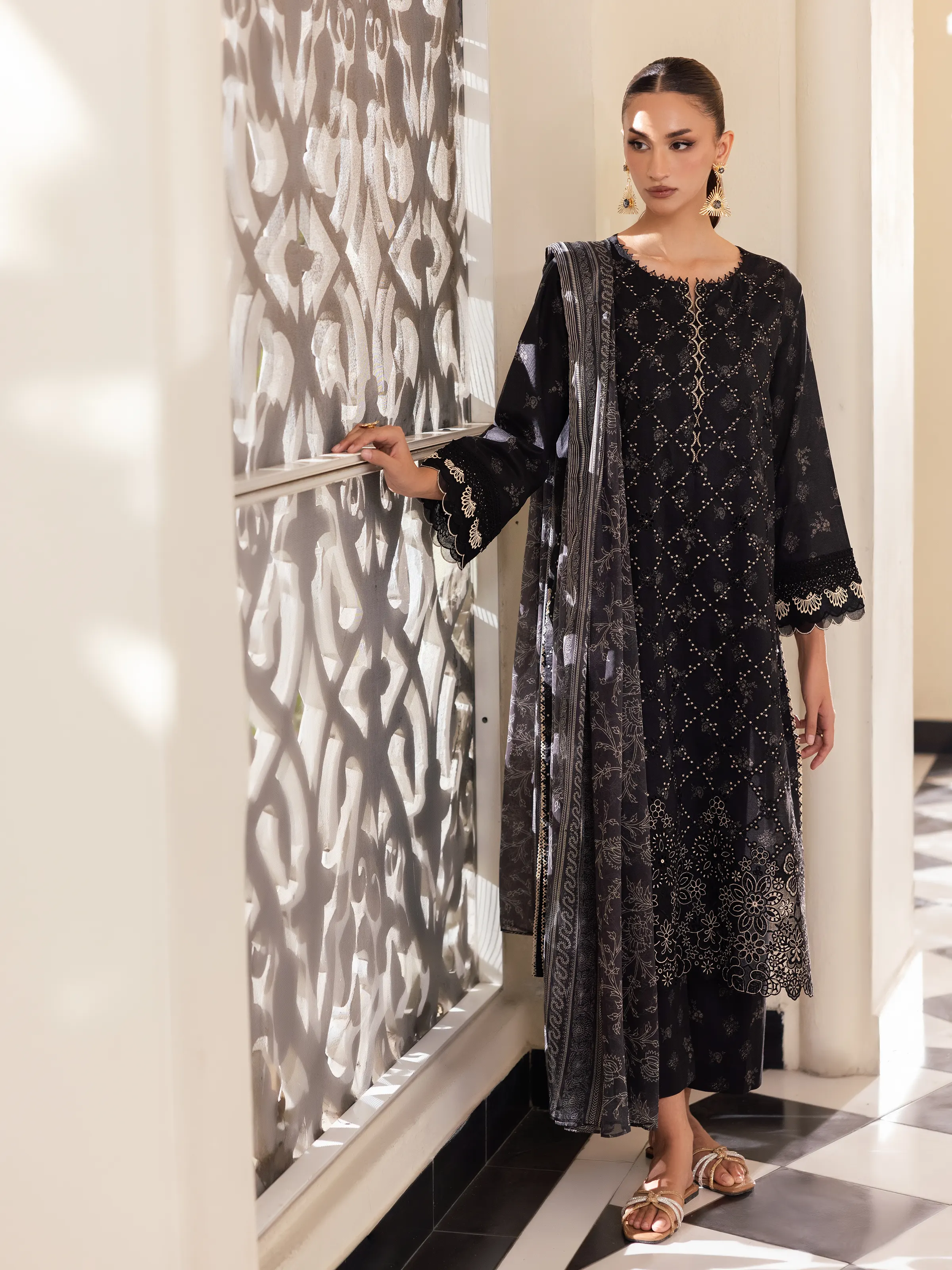 Embroidered Lawn  Shirt - EWU5V1-31429S - Image 3