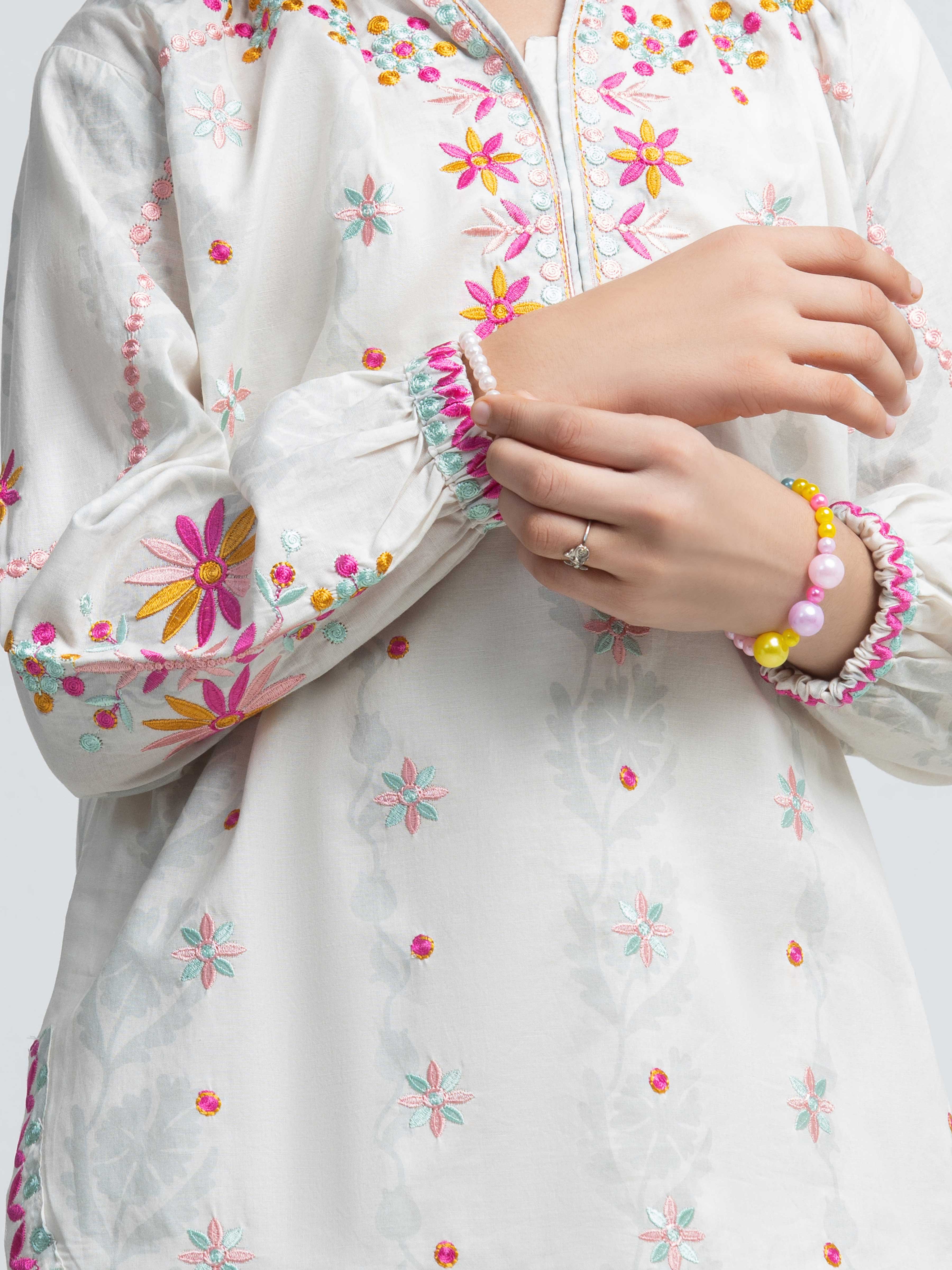 Embroidered Lawn Co-Ord Set - EGTKEP6-73083ST - Image 4