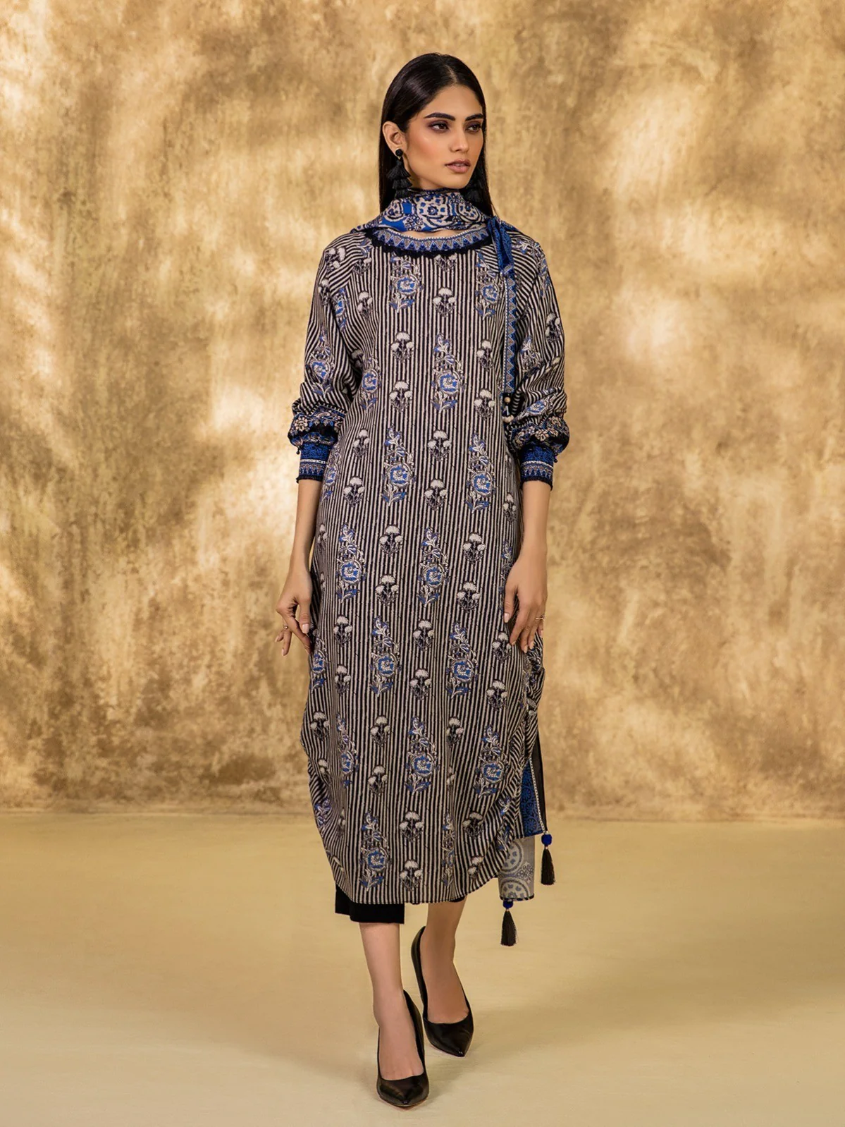 Embroidered Viscose Suit - EWU20V13-20144