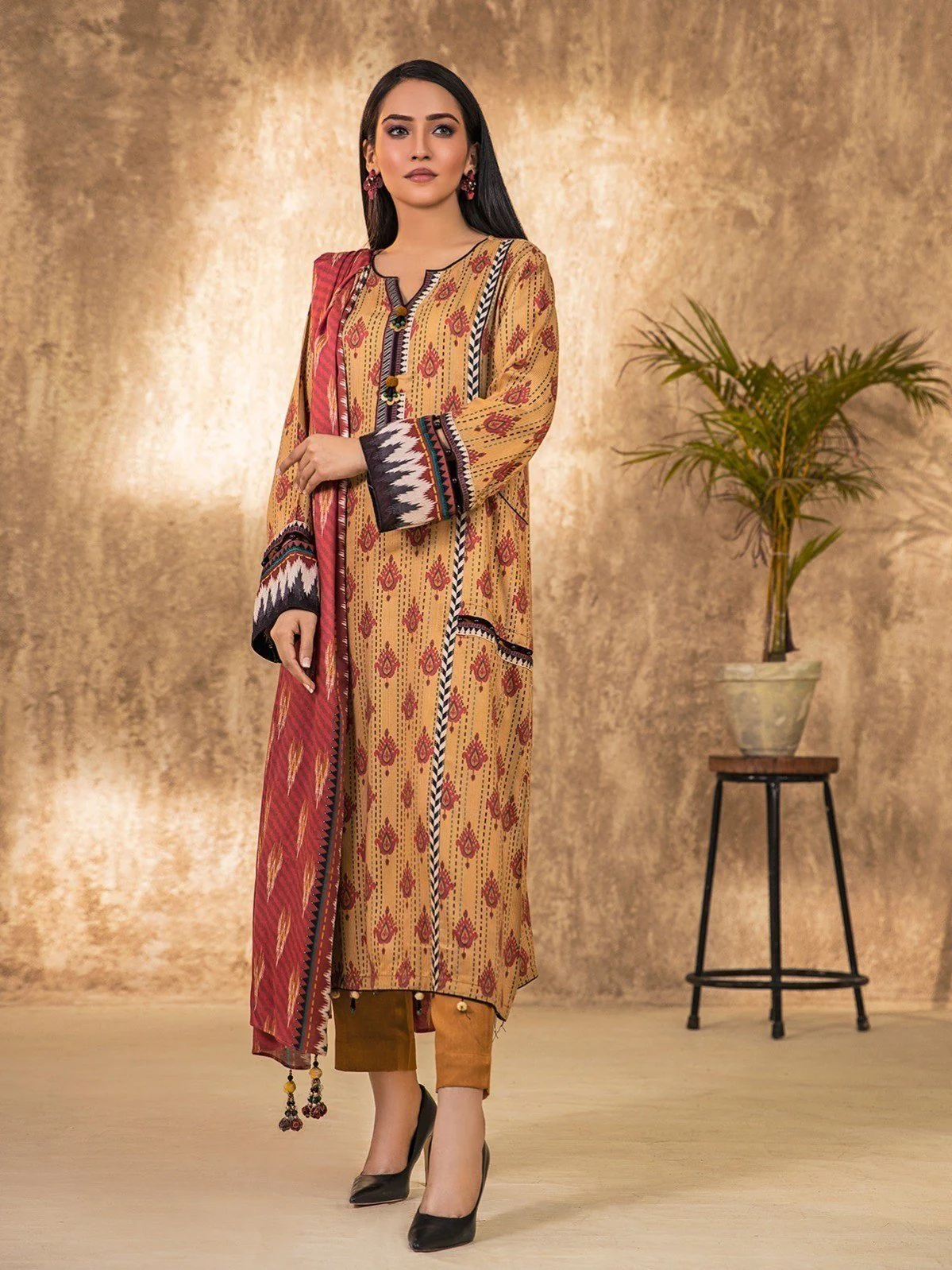 Embroidered Viscose Suit - EWU20V13-20147
