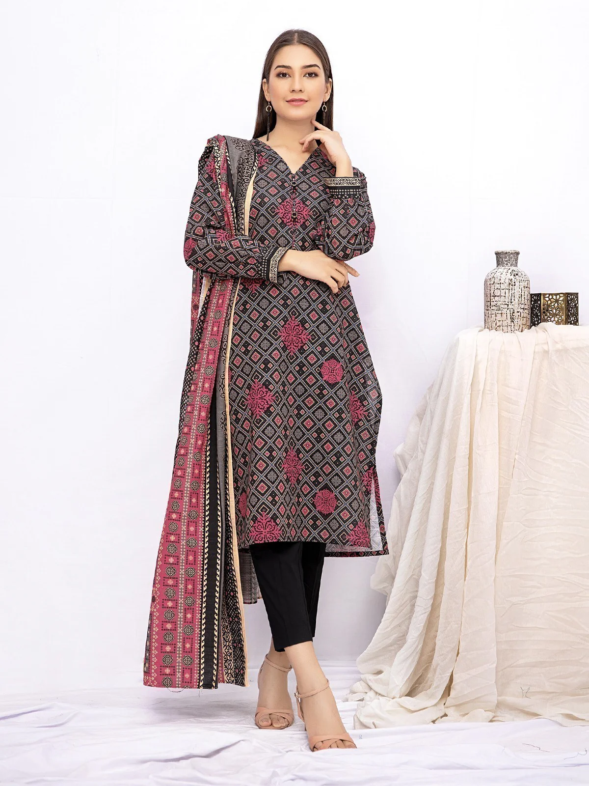 Printed Khaddar Shirt Dupatta - EWU21A9-21535