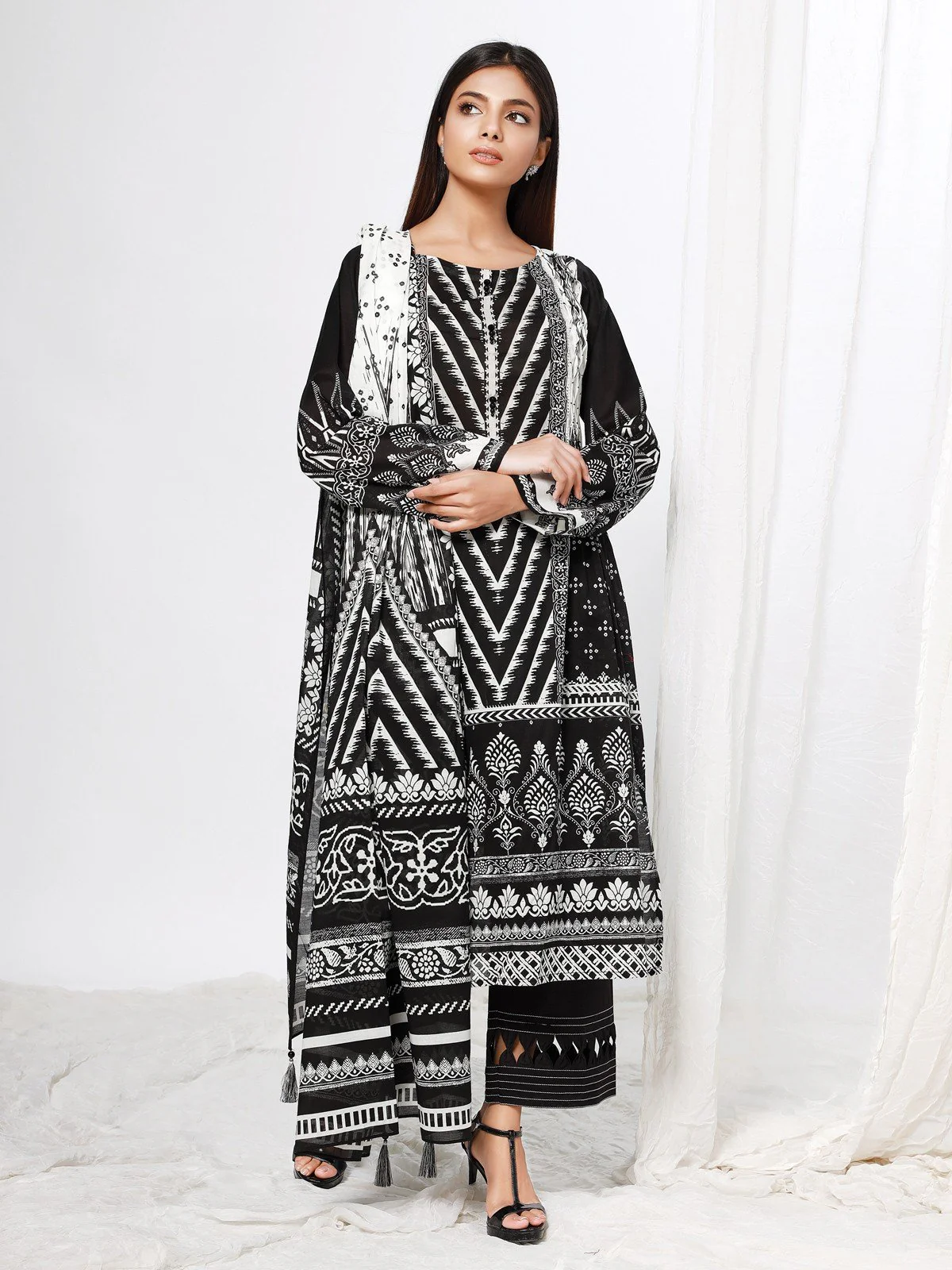 Printed Lawn Suit - EWU21M4-21007