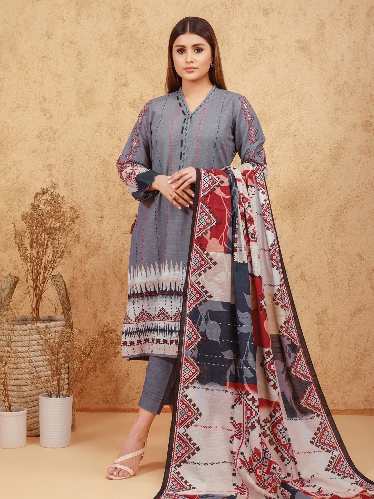 Embroidered Viscose Suit - EWU21V11-21754