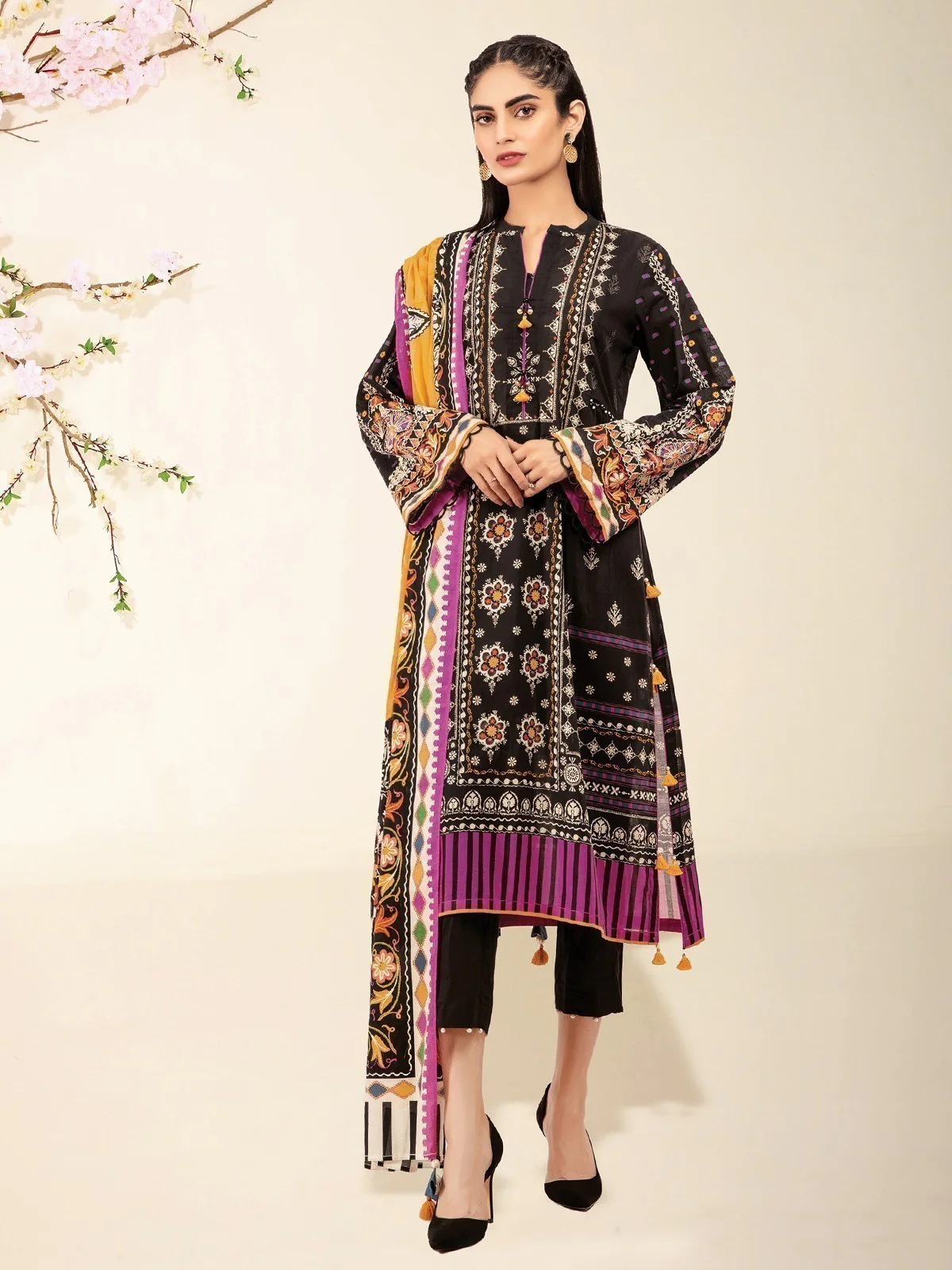 Embroidered Lawn Suit - EWU21V2-20421