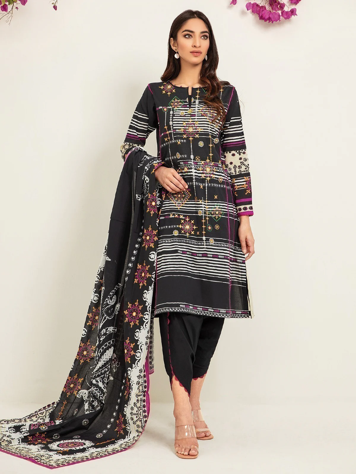 Embroidered Lawn Suit - EWU21V2-20423