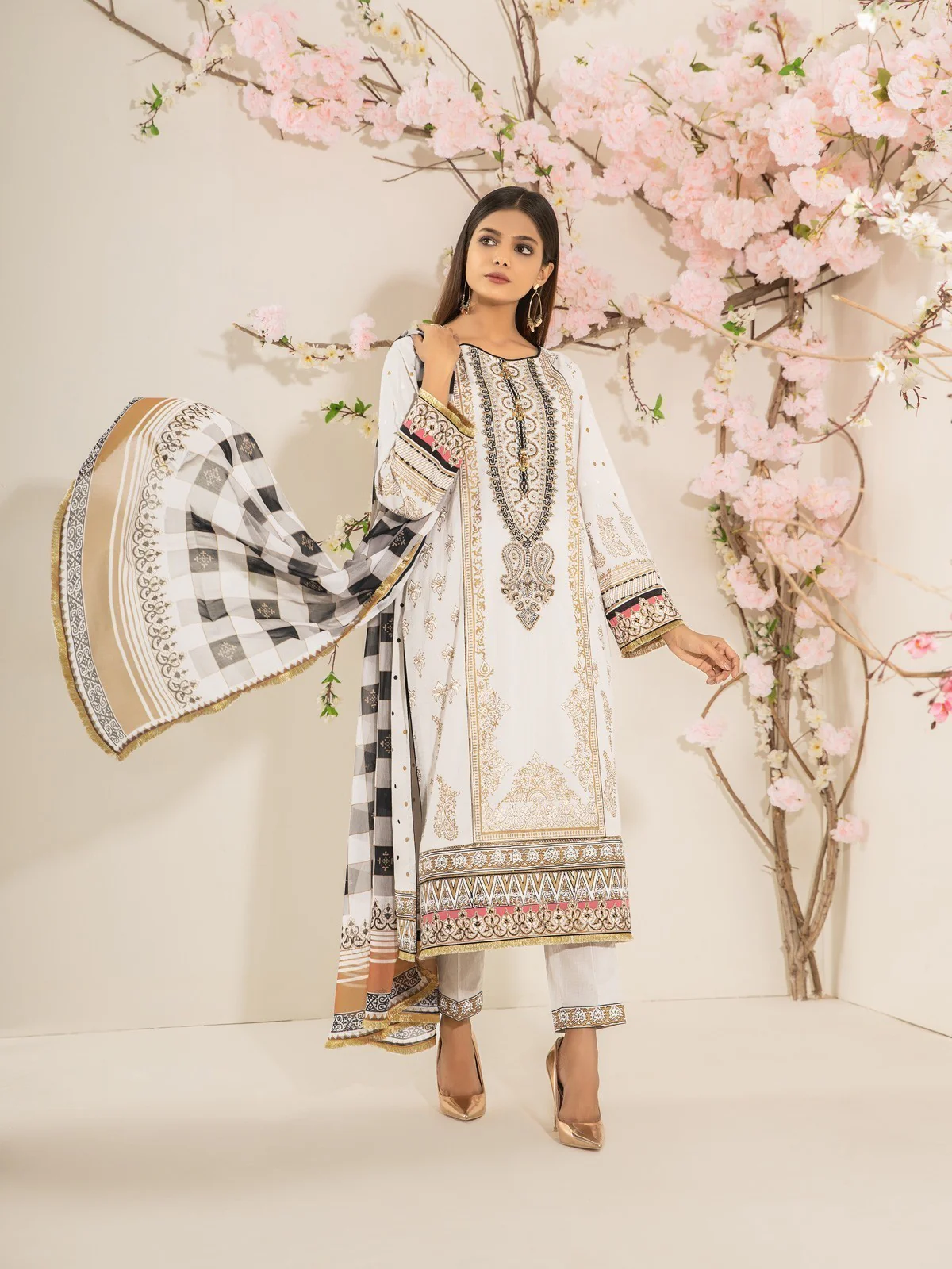 Embroidered Lawn Suit - EWU21V2-20442