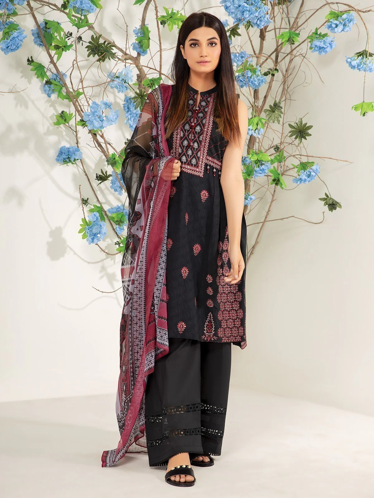 Embroidered Jacquard Suit - EWU21V2-20850