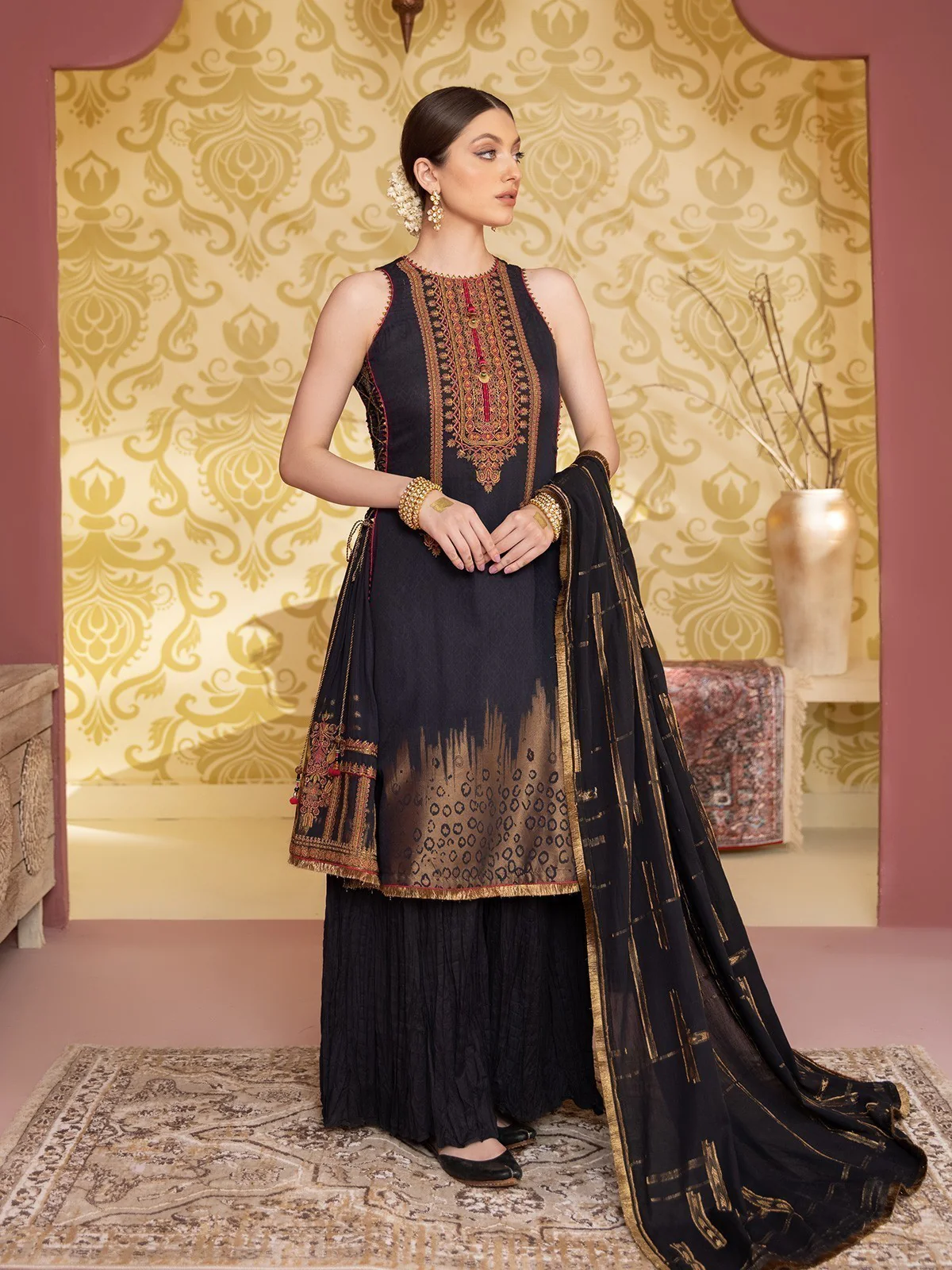 Embroidered Jacquard Suit - EWU21V3-20480