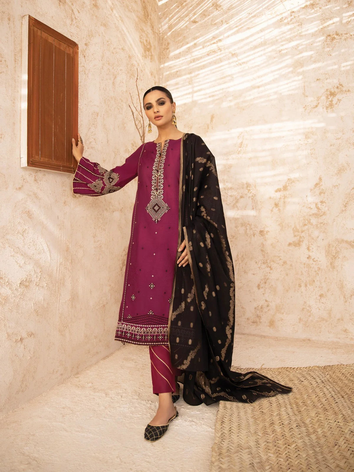 Embroidered Lawn Suit - EWU21V3-21102
