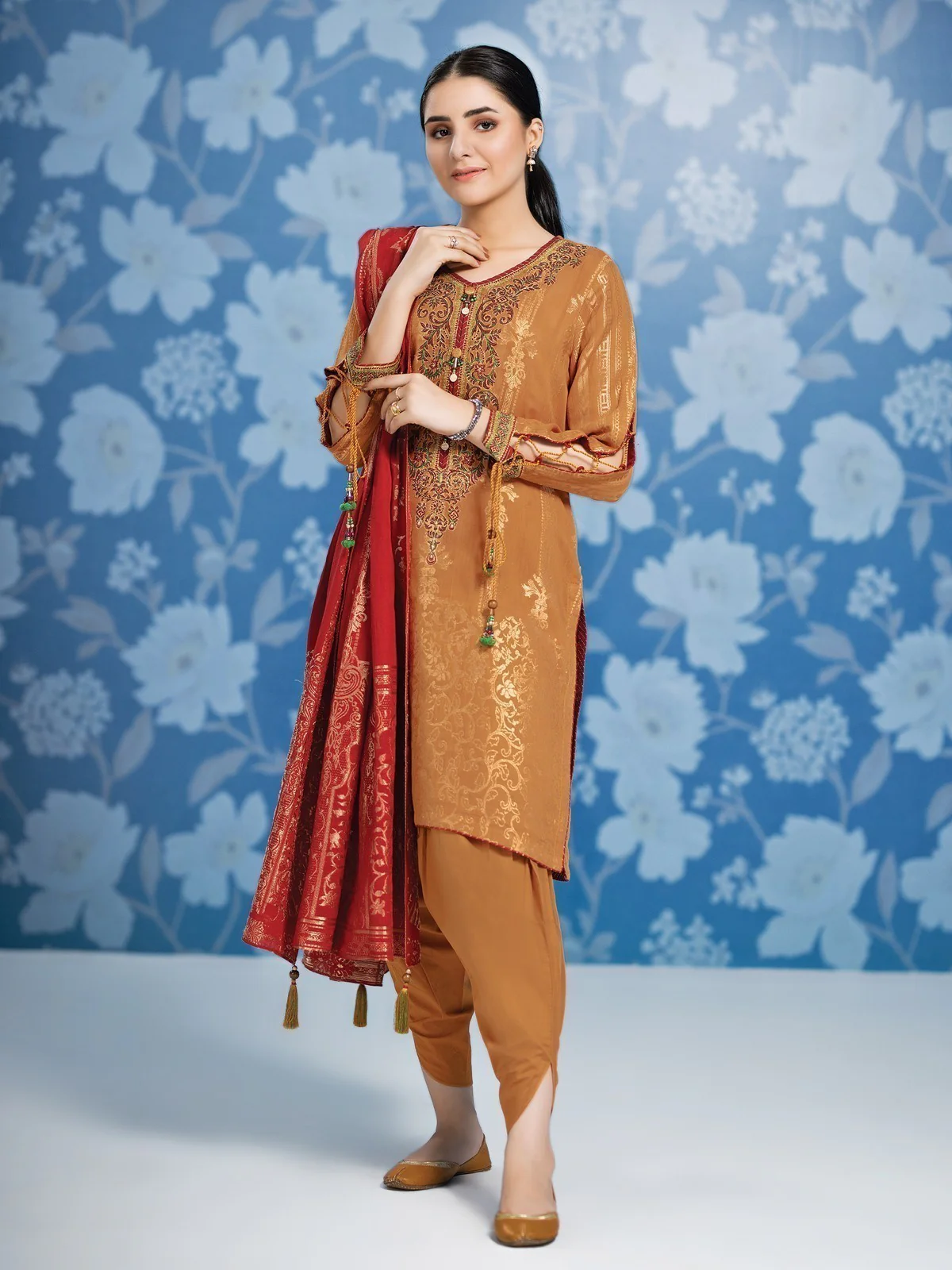 Embroidered Jacquard Suit - EWU21V3-21107