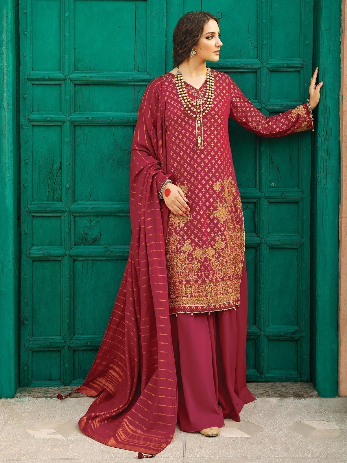 Embroidered Jacquard Suit - EWU21V6-21131
