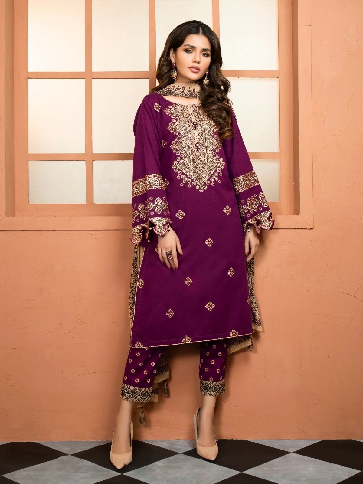 Embroidered Khaddar Suit - EWU21V8-21649