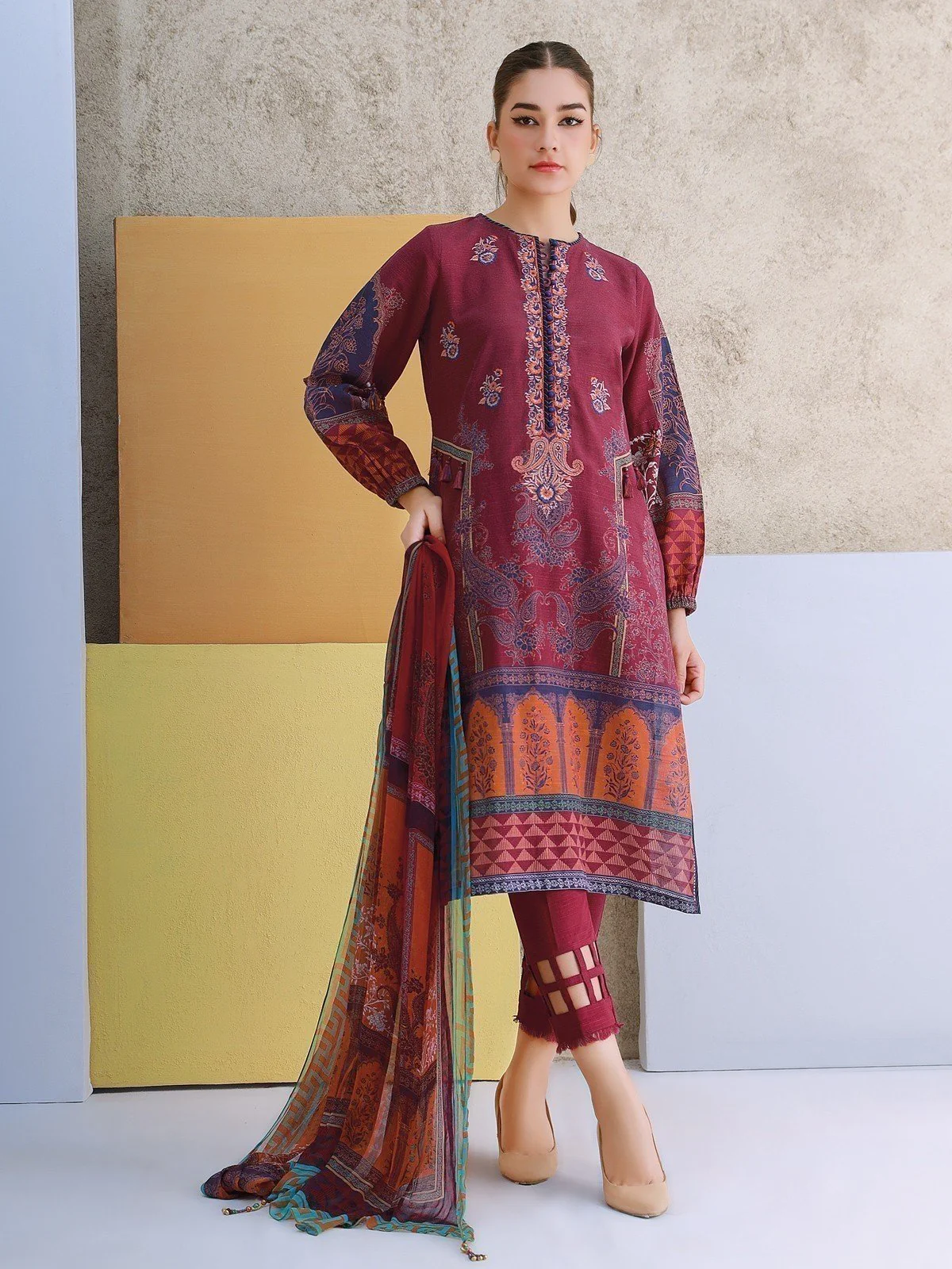 Embroidered Khaddar Suit - EWU21V8-21651