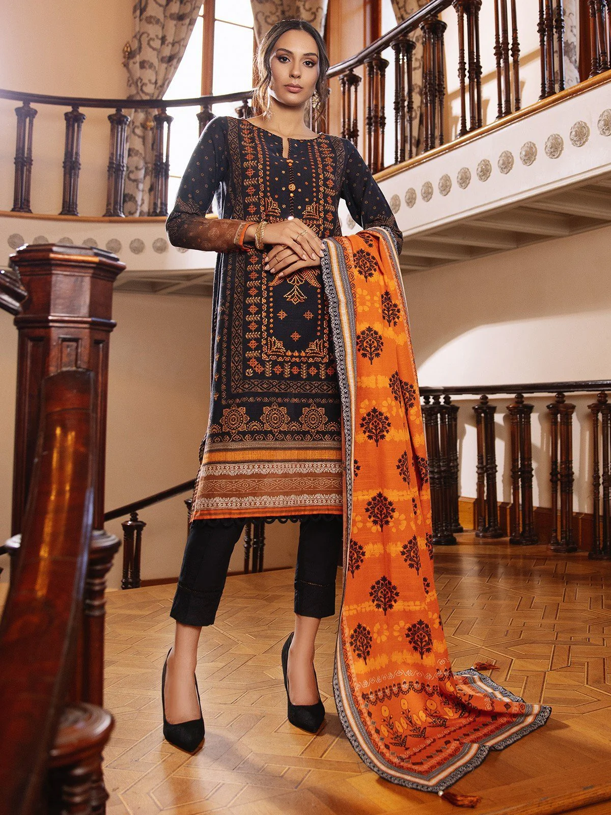 Embroidered Khaddar Suit - EWU21V8-21668