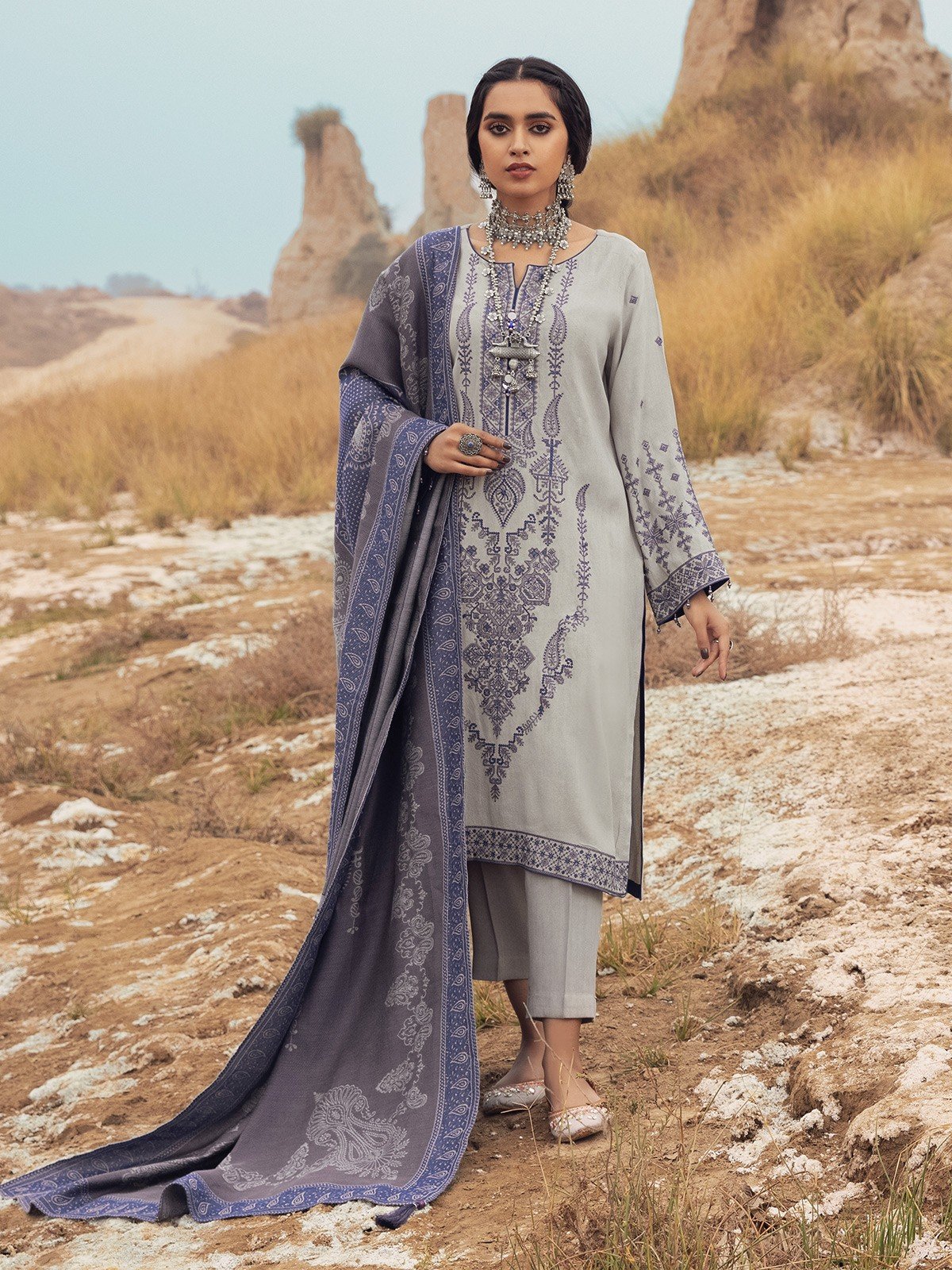 Embroidered Twill Suit - EWU21V8-21807