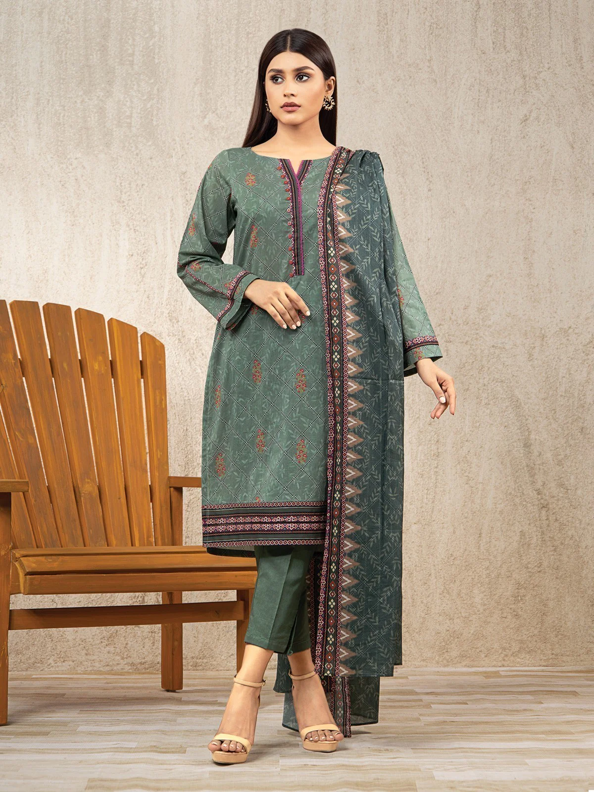 Printed Khaddar Suit - EWU22A3-23386