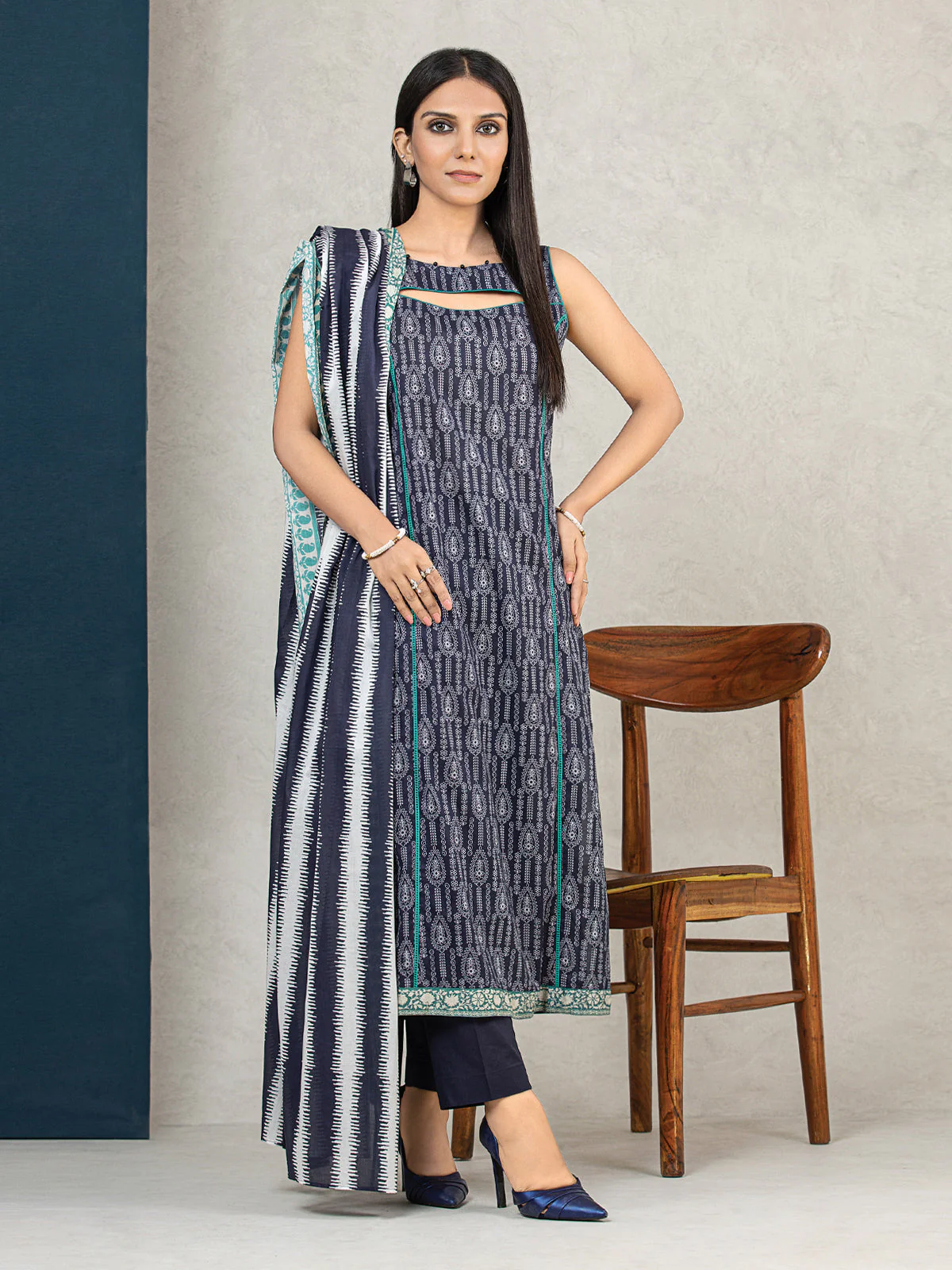 Printed Khaddar Suit - EWU22A3-24257XXL
