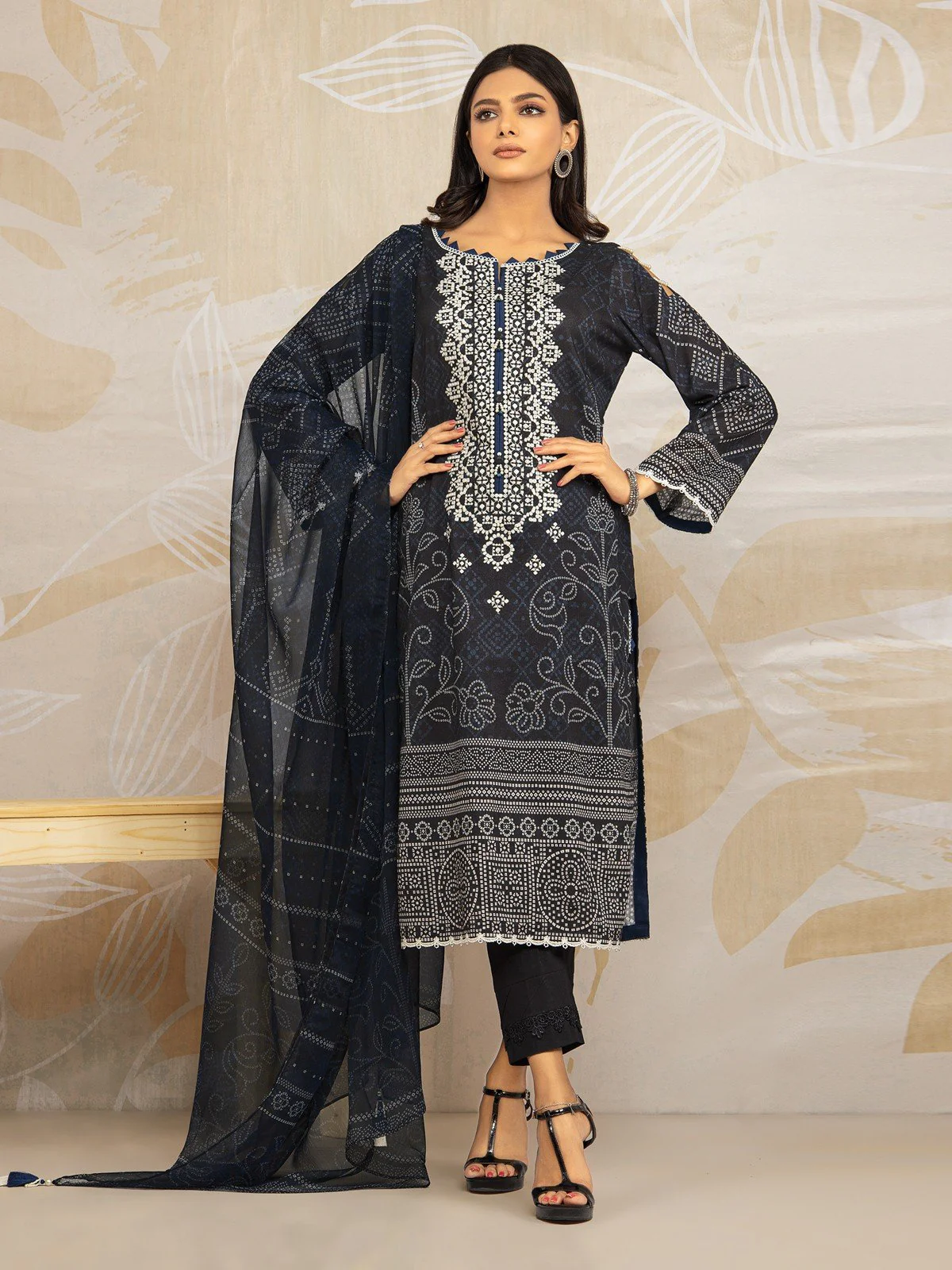 Embroidered Lawn Shirt - EWU22V1-23579S