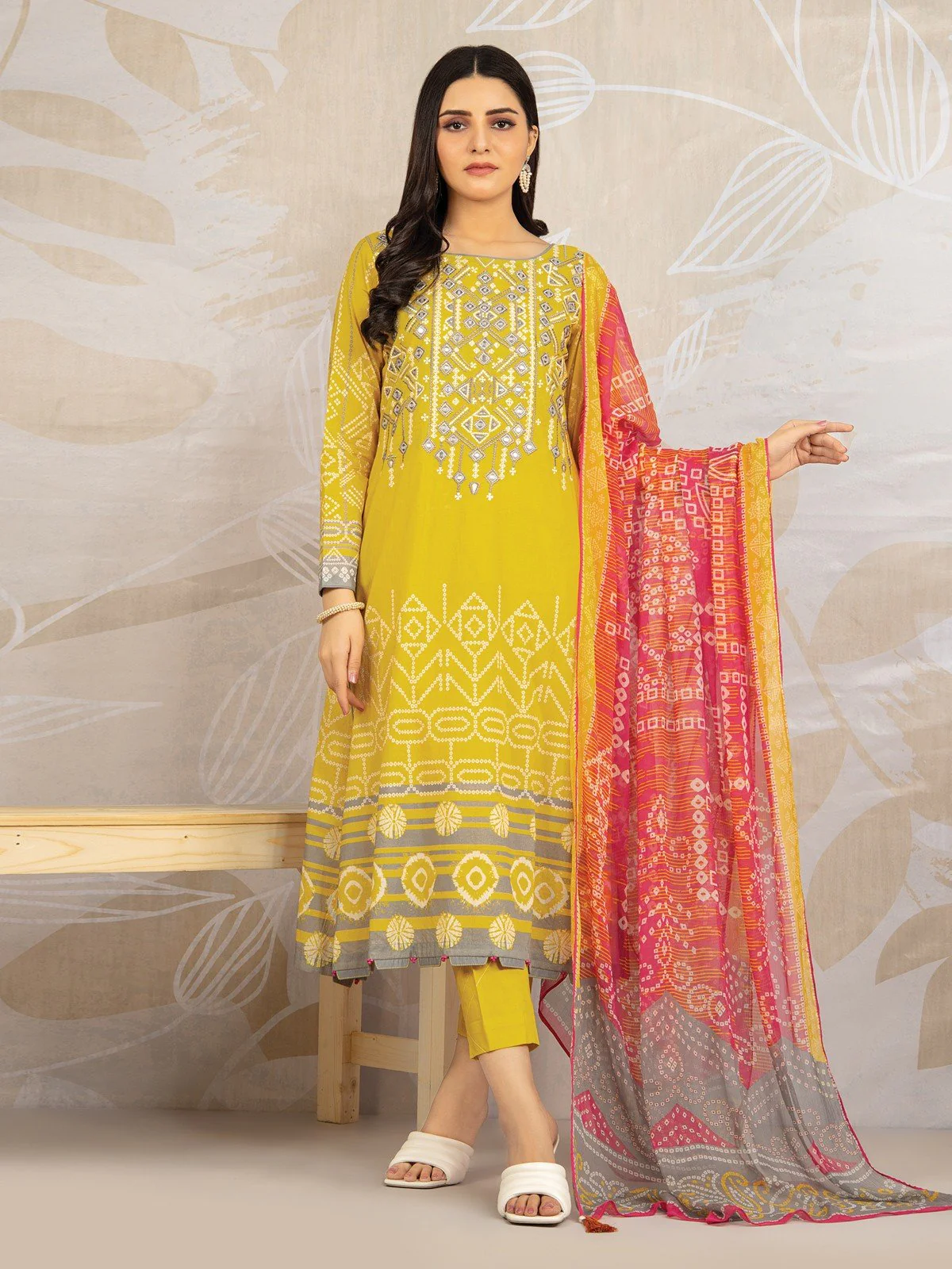 Embroidered Lawn Suit - EWU22V1-23675