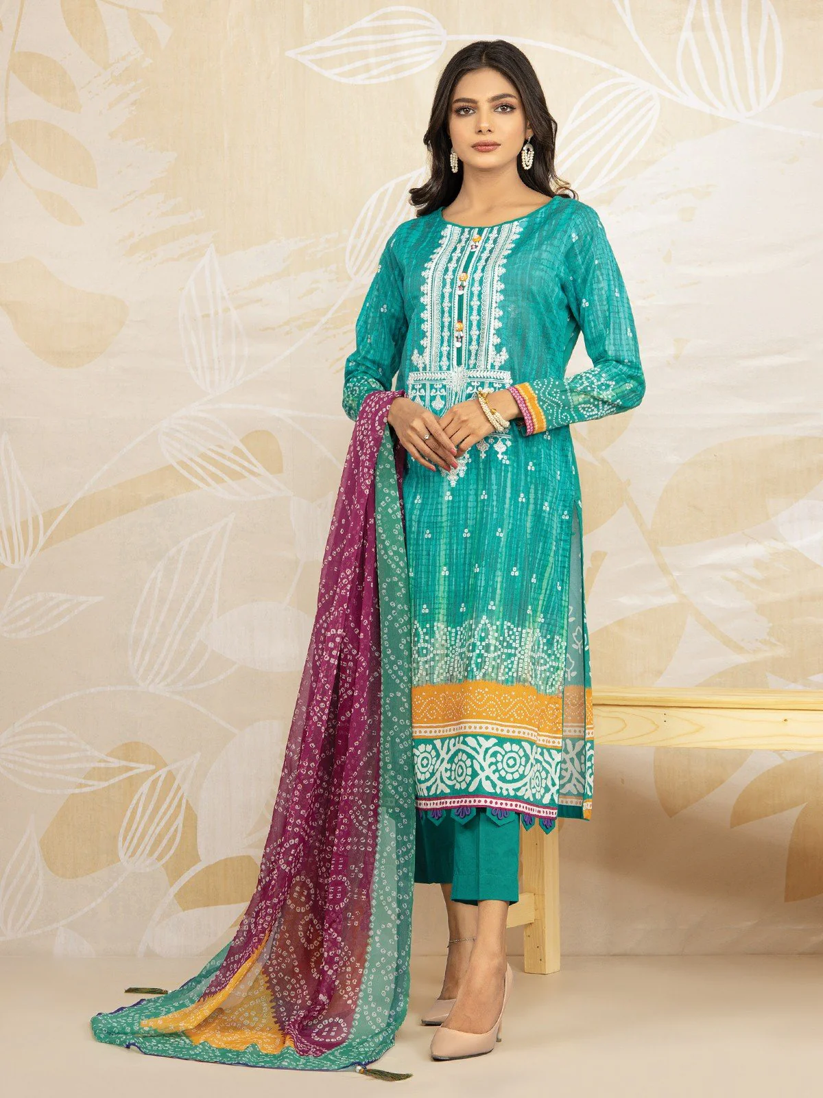Embroidered Lawn Suit - EWU22V1-23677