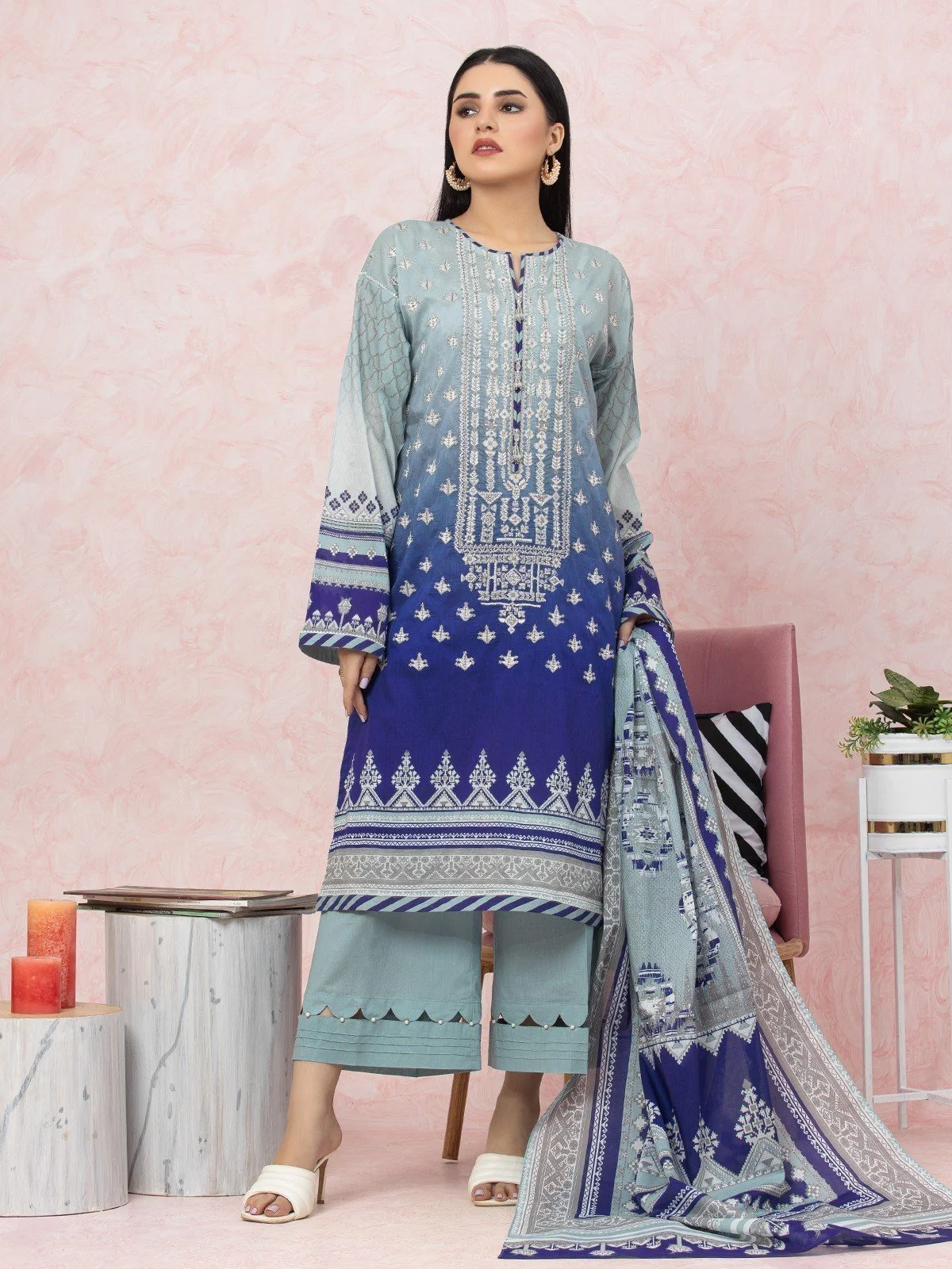 Embroidered Lawn Suit - EWU22V1-26611