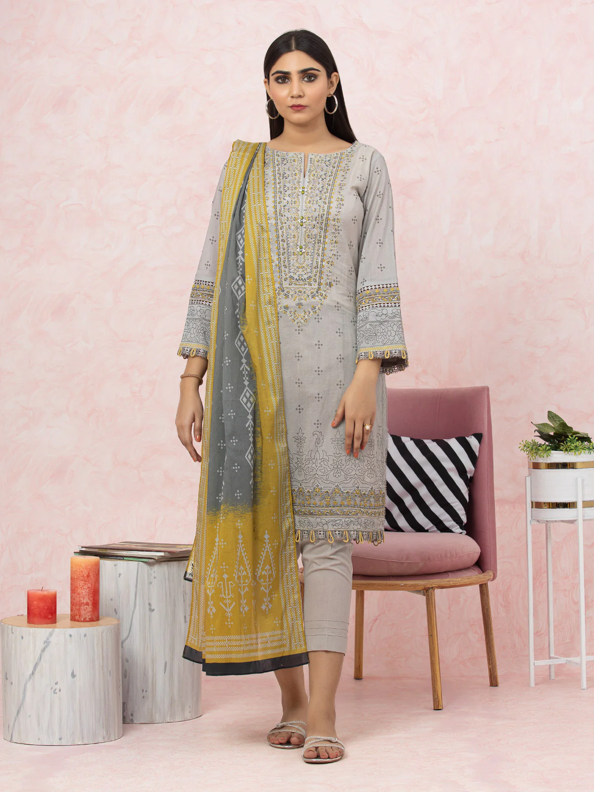 Embroidered Lawn Suit - EWU22V1-26615