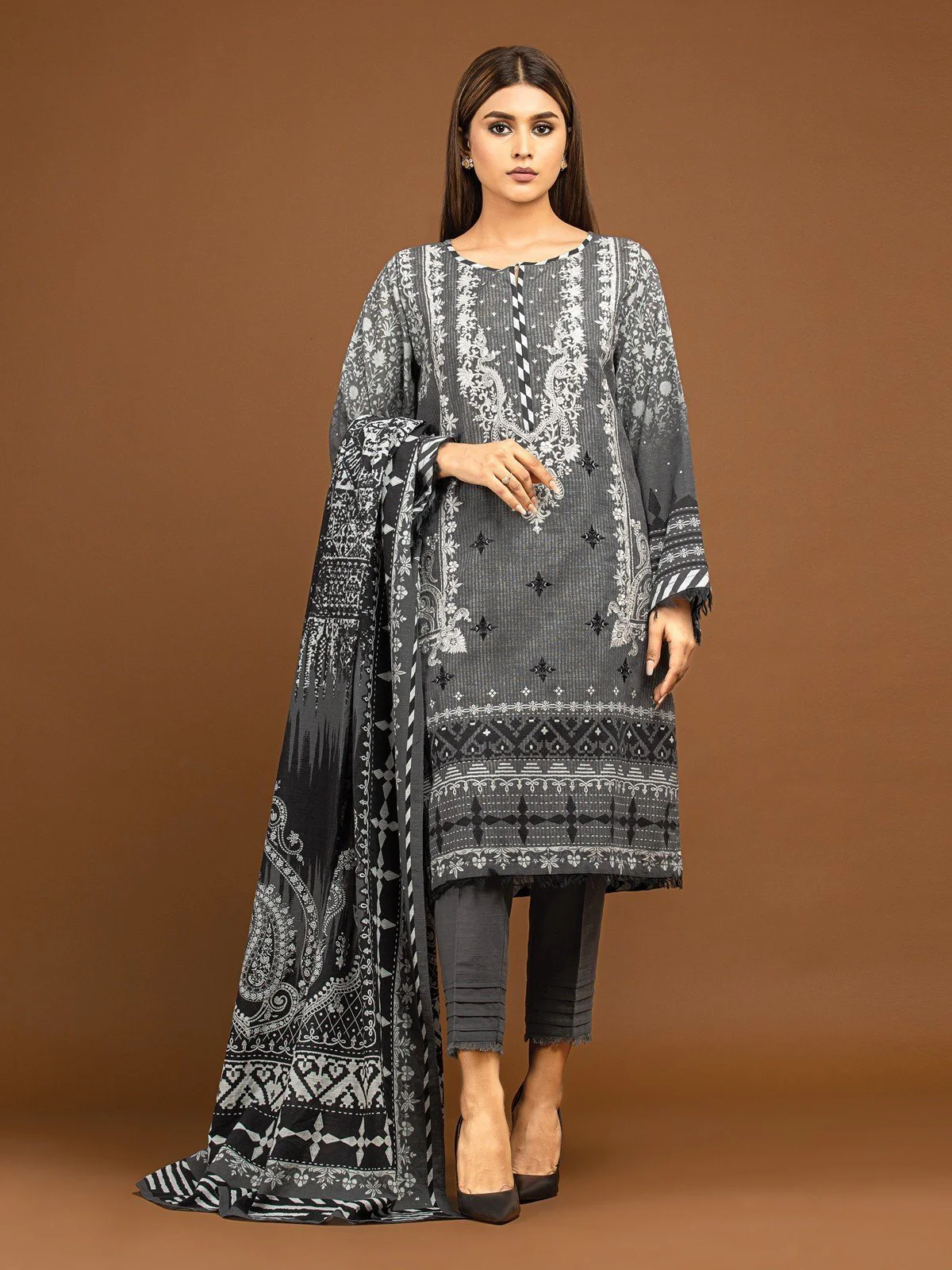 Embroidered Khaddar Suit - EWU22V11-25021