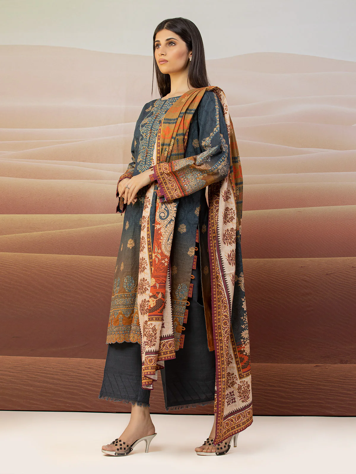 Embroidered Khaddar Shirt - EWU22V11-25023S - Image 5