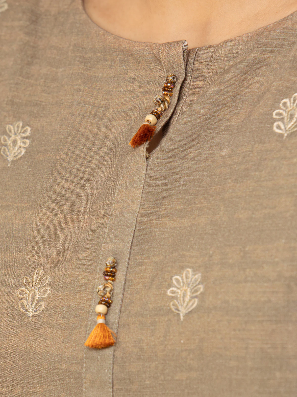 Embroidered Khaddar Suit - EWU22V12-25008 - Image 3