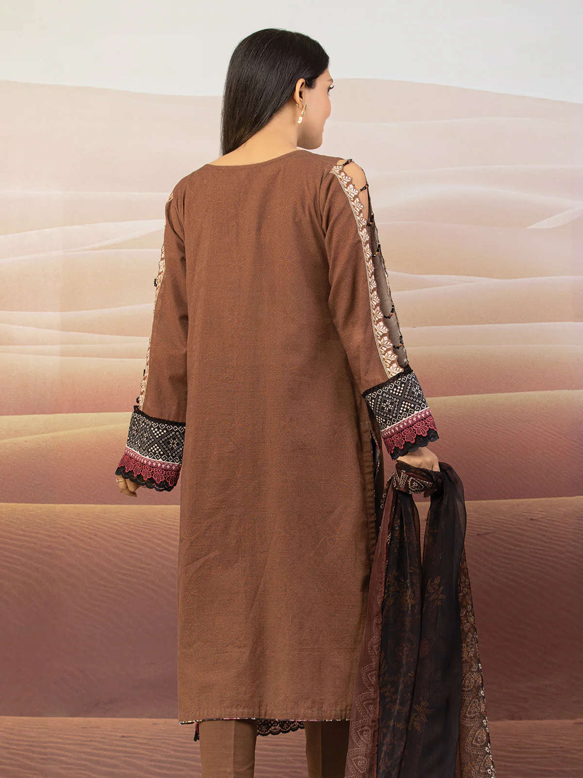 Embroidered Khaddar Suit - EWU22V12-25014 - Image 6