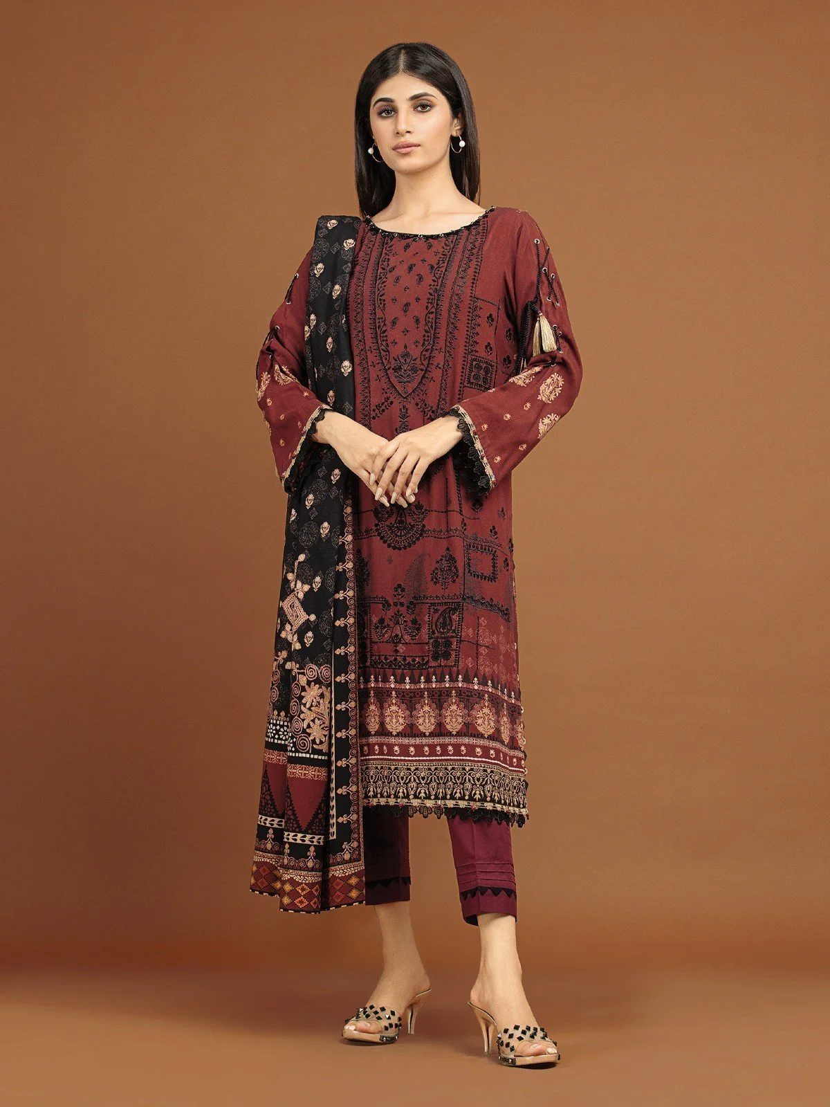 Embroidered Viscose Suit - EWU22V13-24038