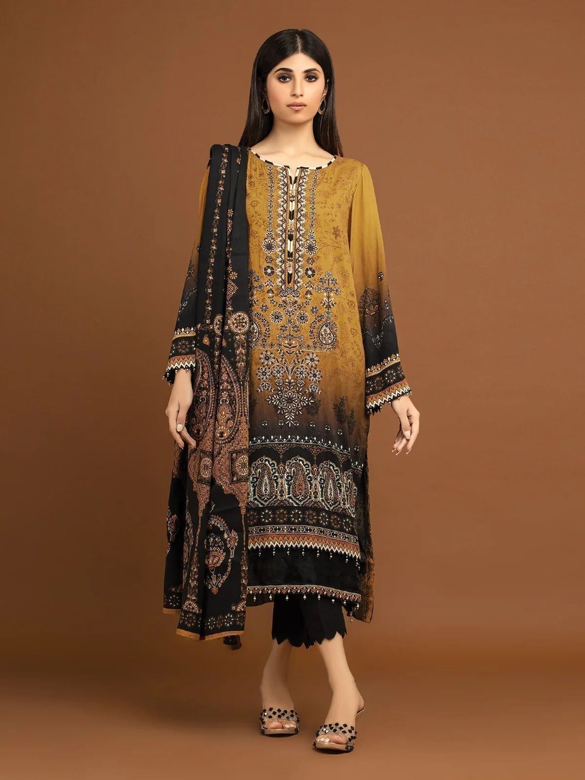Embroidered Viscose Suit - EWU22V13-24044