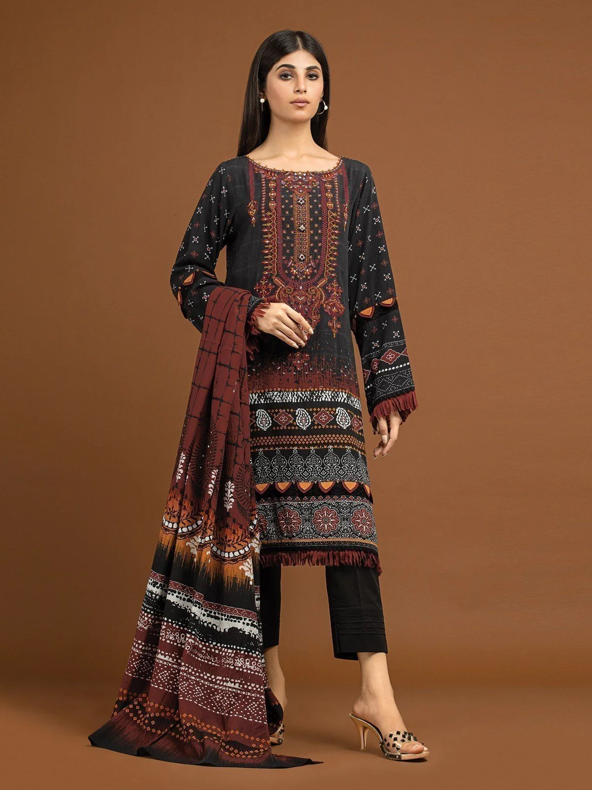 Embroidered Viscose Suit - EWU22V13-24048