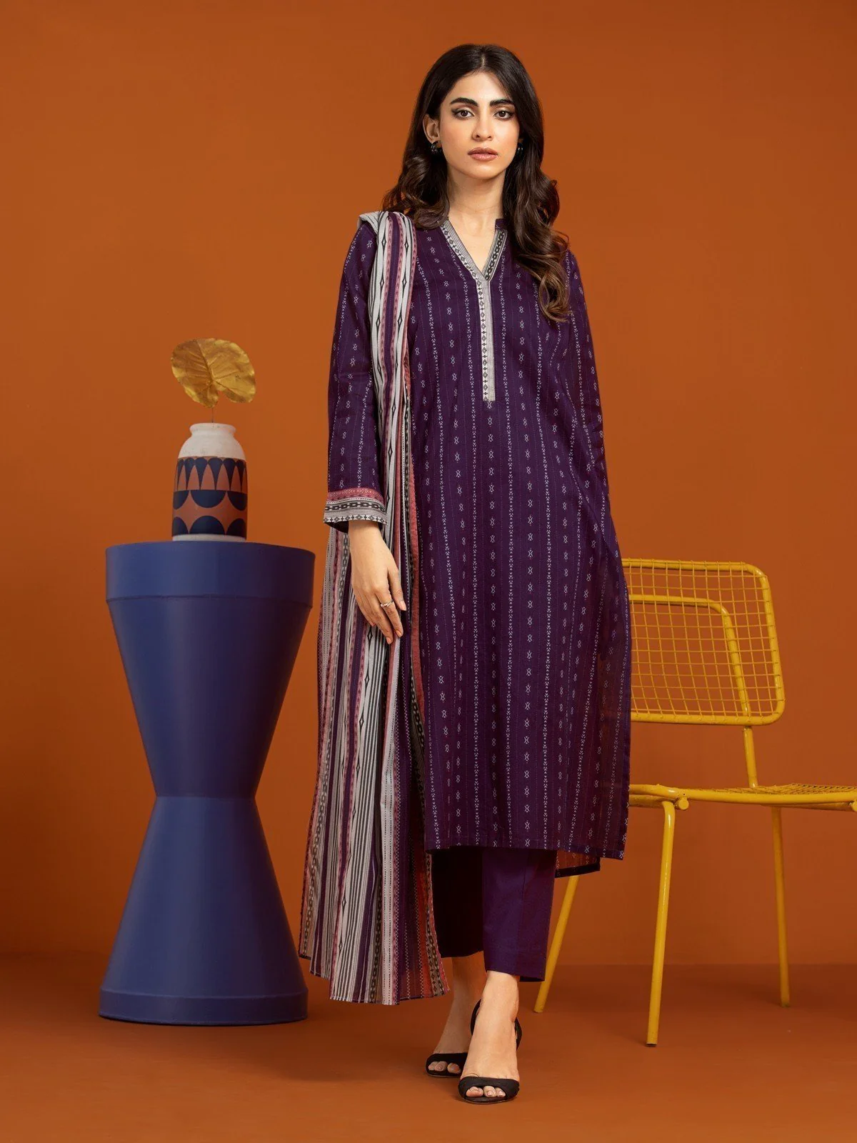 Printed Khaddar Suit - EWU23A3-27017-3P