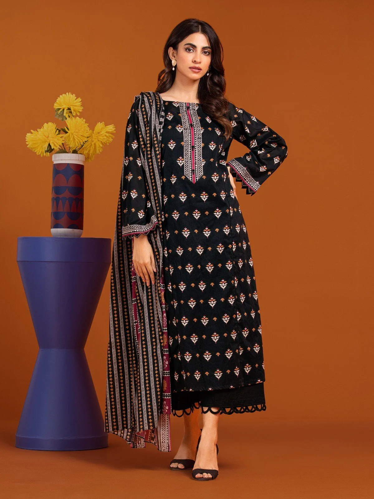 Printed Khaddar Suit - EWU23A3-27072-3P