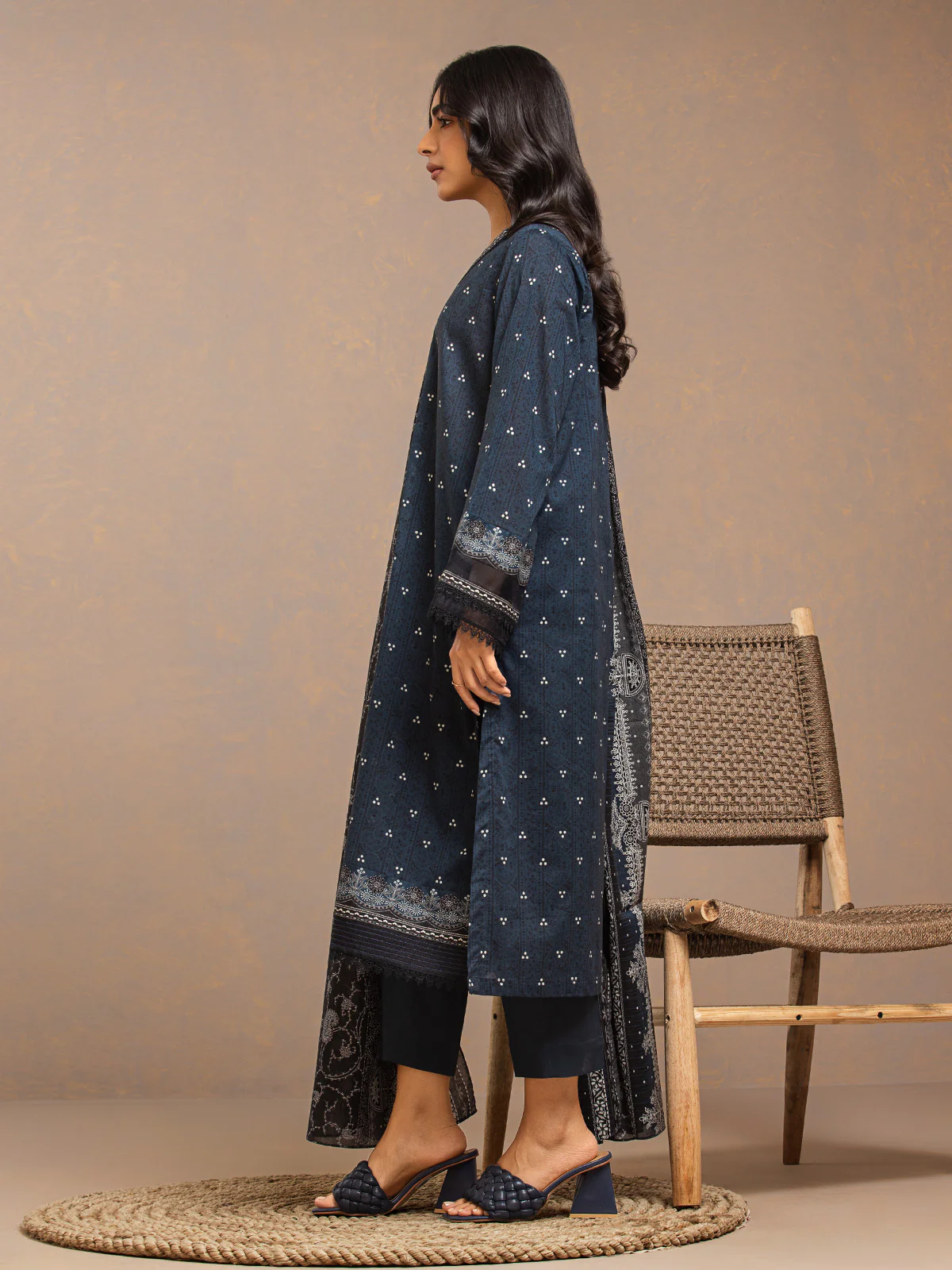 Printed Khaddar Suit - EWU23A3-27286-3P - Image 4