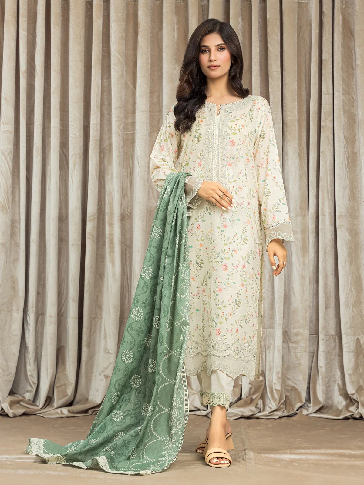 Embroidered Lawn Suit - EWU24V1-28611-3P