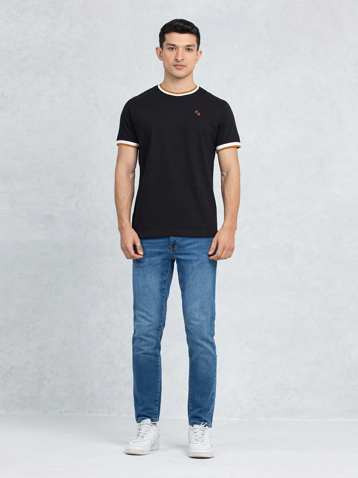 Crew Neck Classic Tee - EMTGT24-003