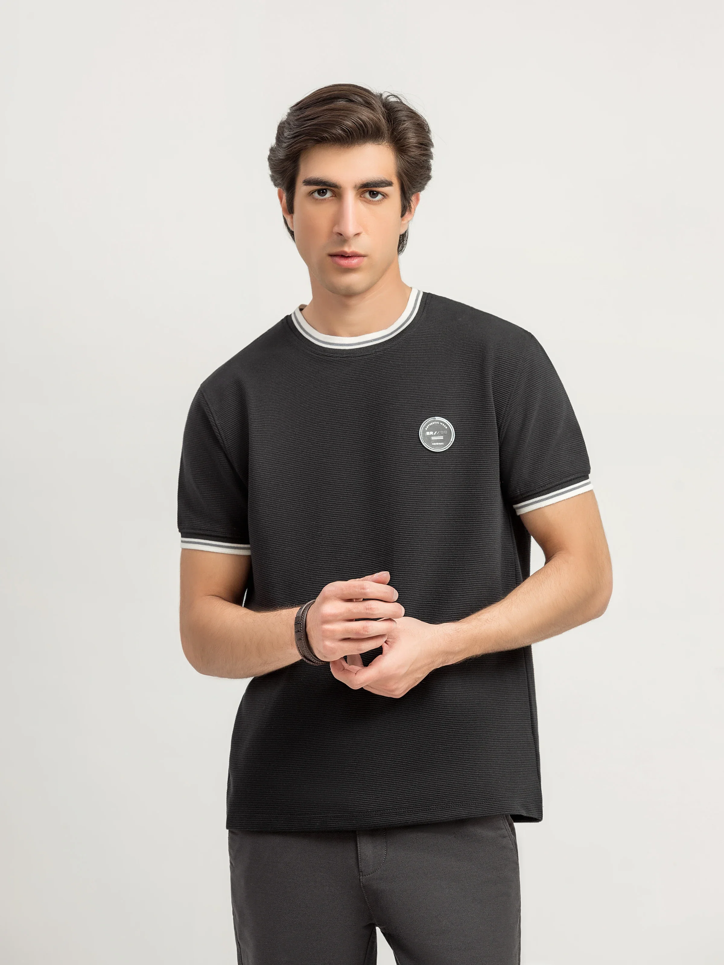 Crew Neck Classic Tee - EMTGT6-001