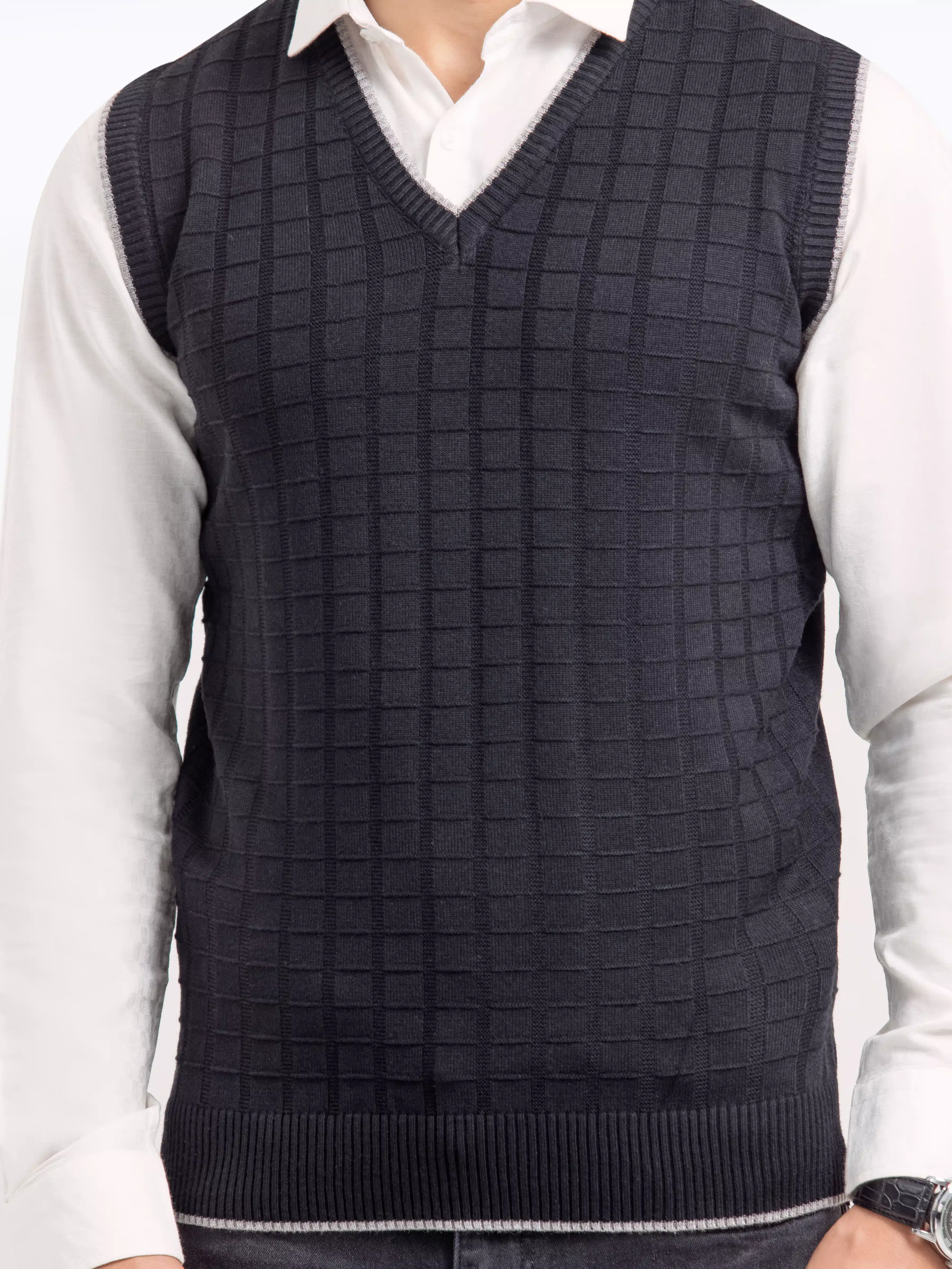 Sleeveless Sweater - EMTSWT24-006 - Image 3
