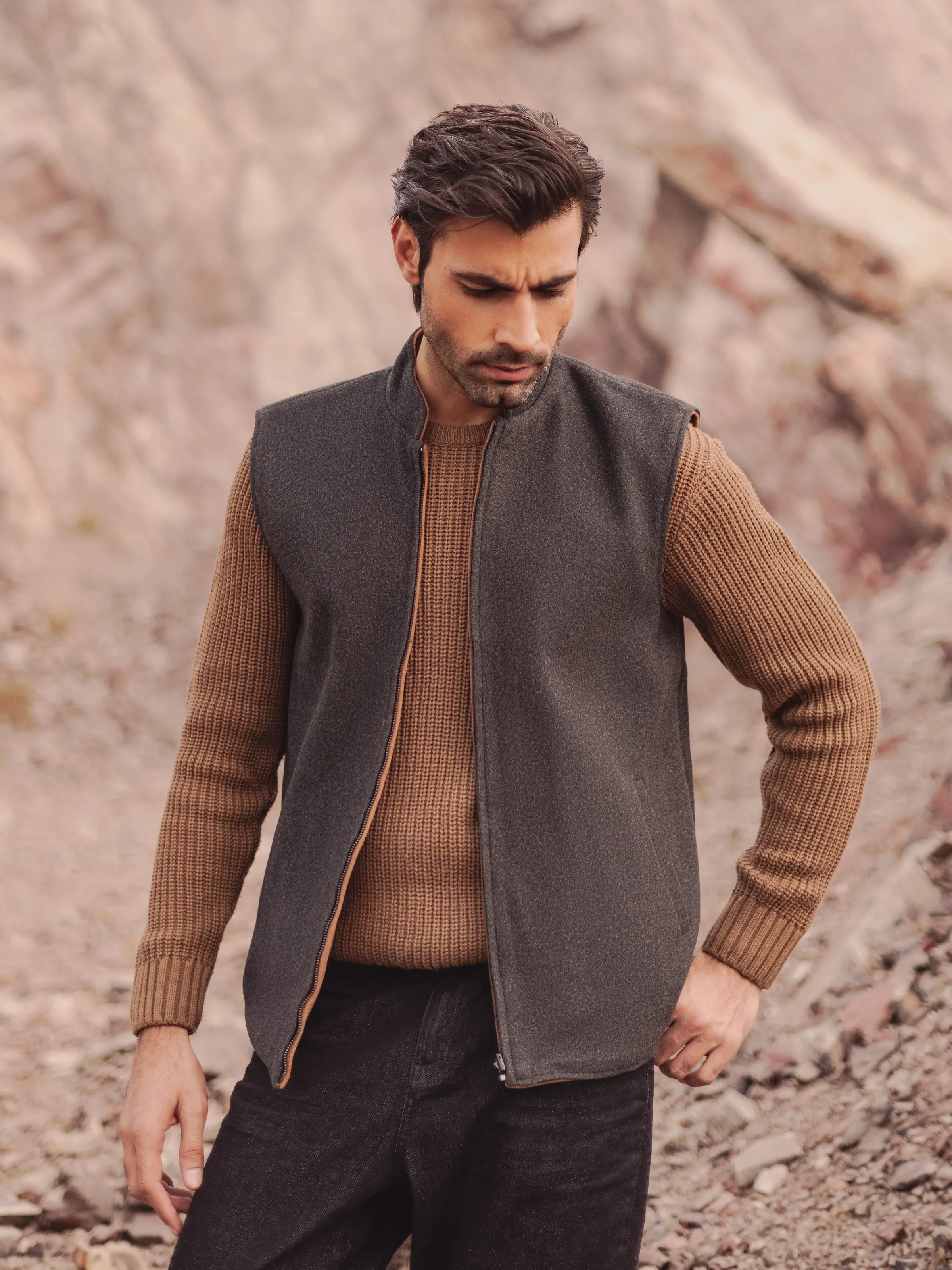 Sleeveless Suede Jacket - EMTJ24-021 - Image 4