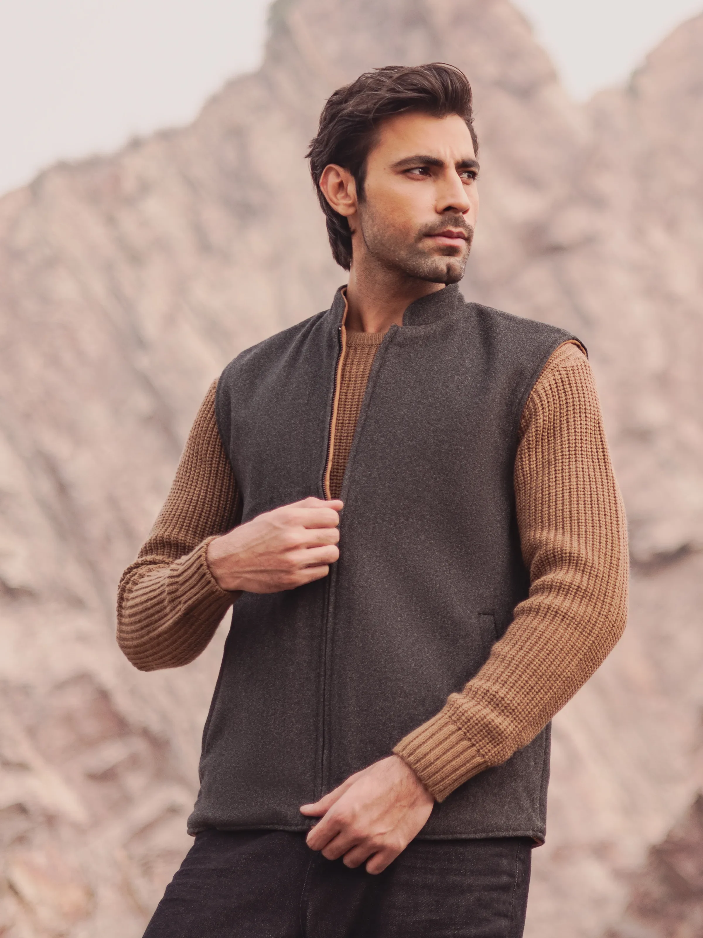 Sleeveless Suede Jacket - EMTJ24-021 - Image 6