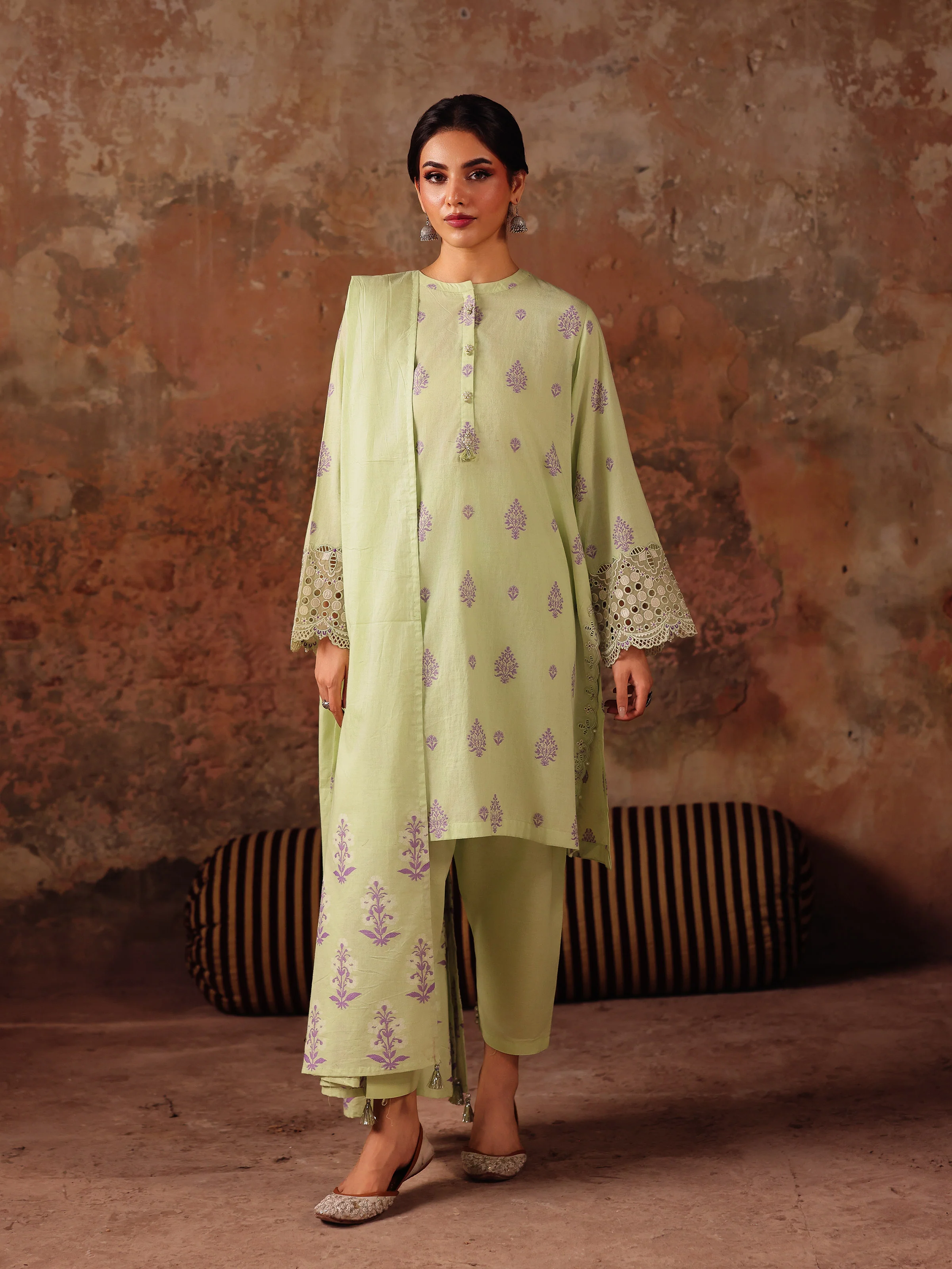 Embroidered Jacquard Suit - EWTKE5-81080-3P - Image 2