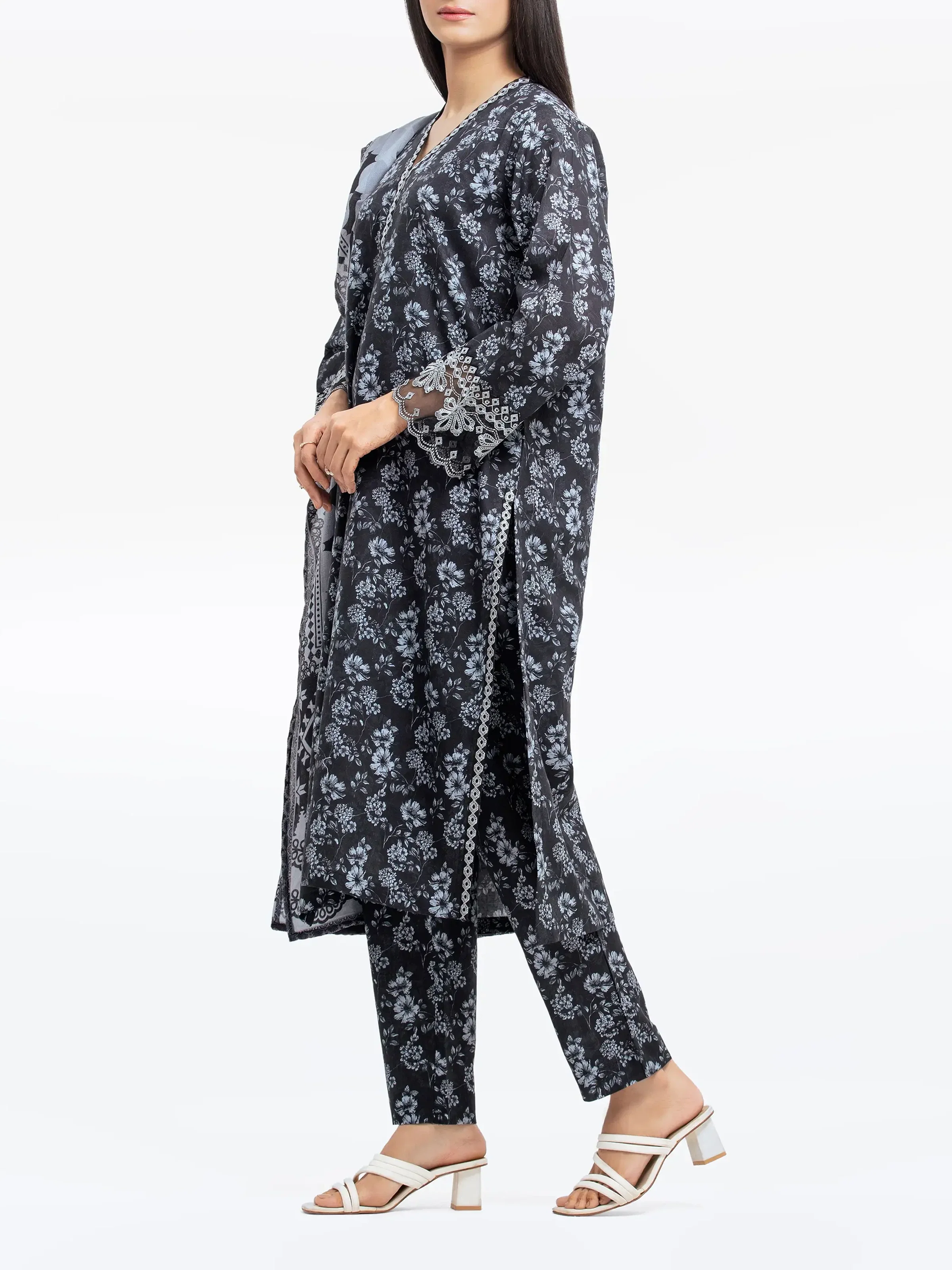 Printed Khaddar Suit - EWTKE24-81323-3P - Image 4