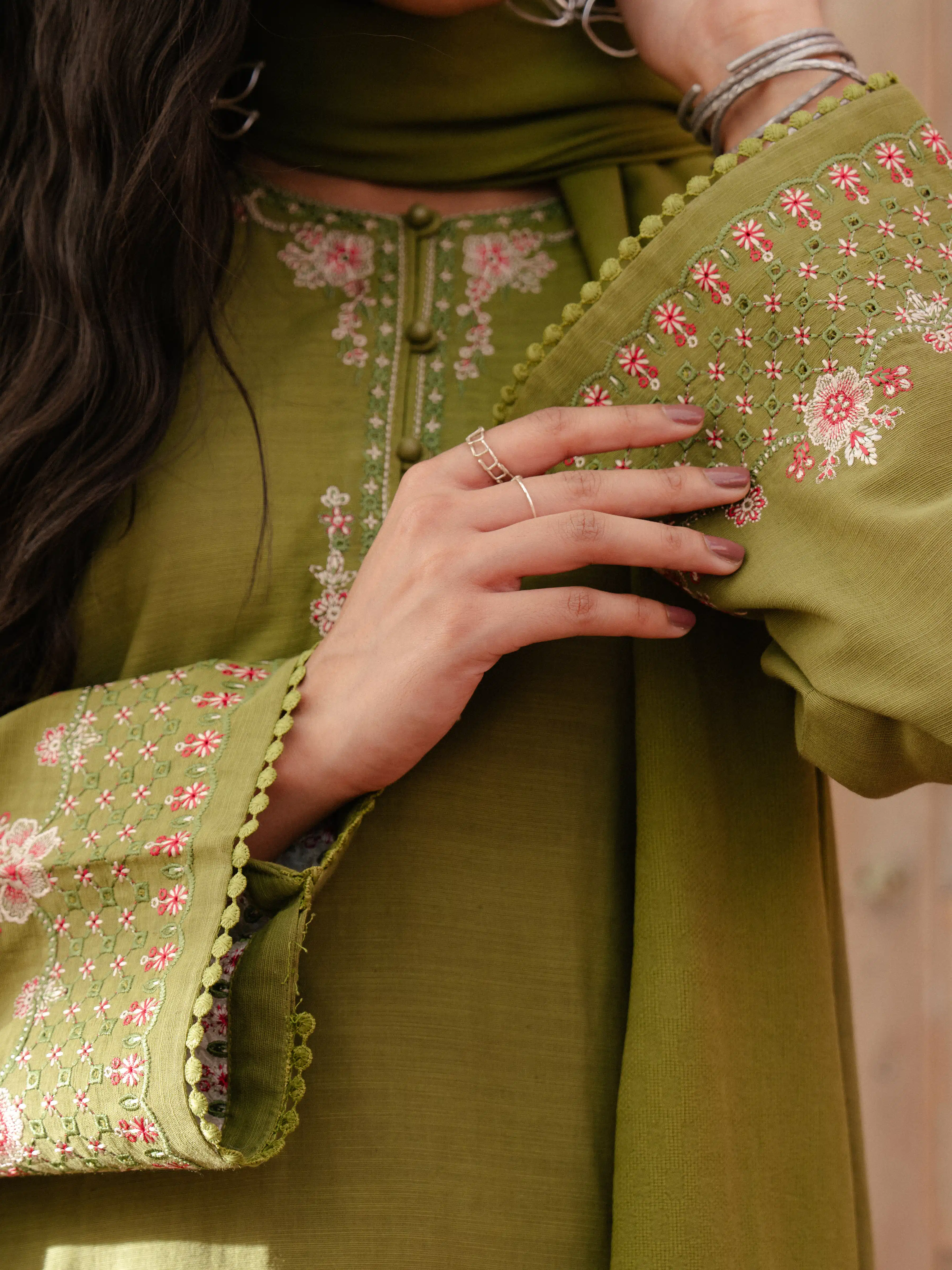 Embroidered Khaddar Suit - EWTKE24-81373-3P - Image 4