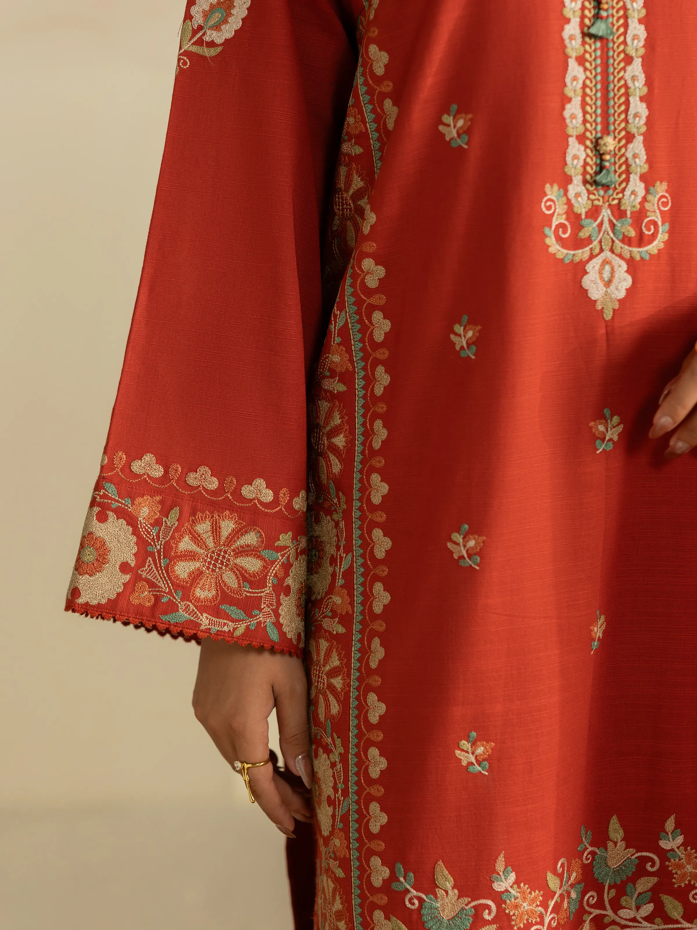Embroidered Khaddar Suit - EWTKED5-84011-3P - Image 3